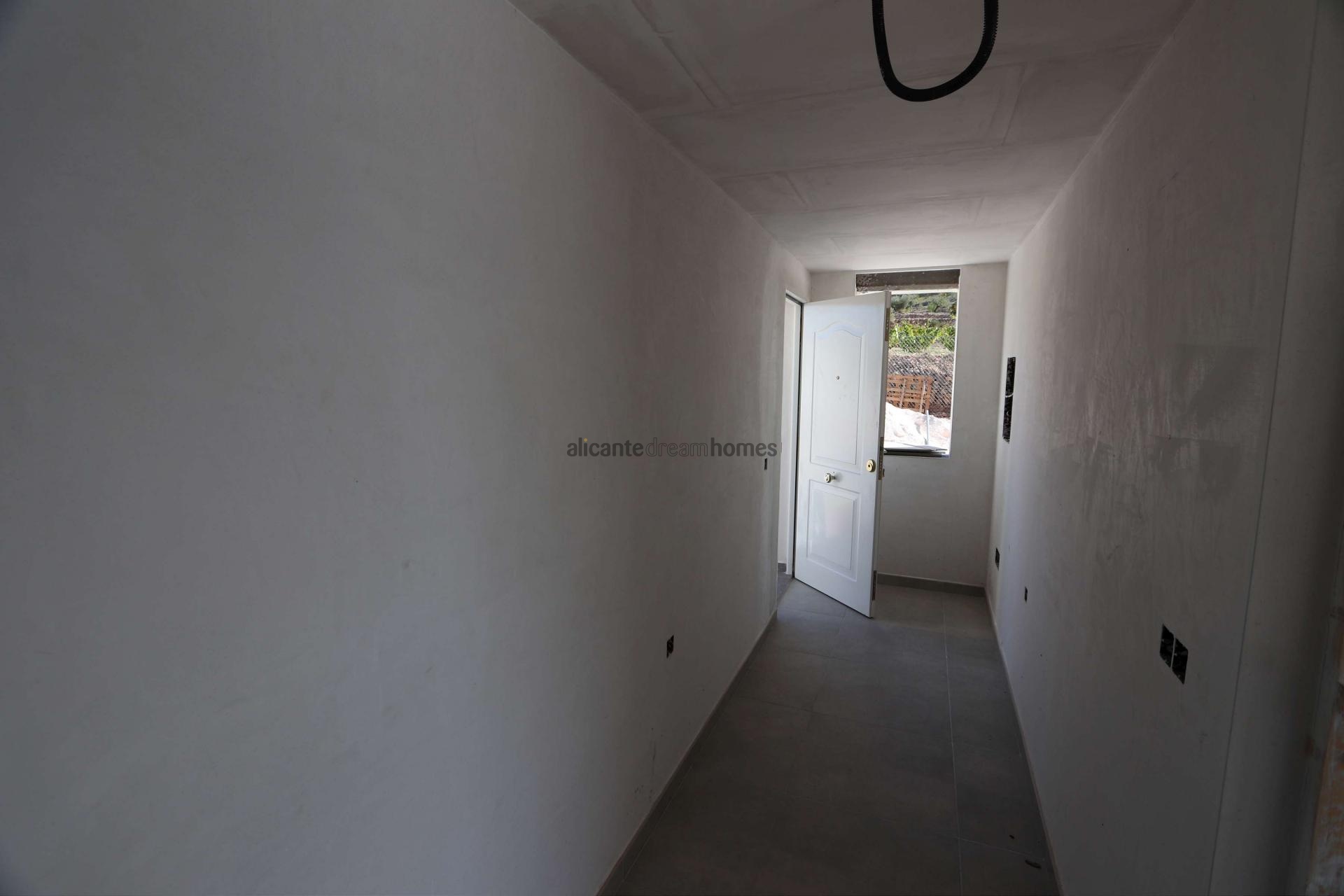 Resale - 3 Bedroom 3 Bathroom Villa in Hondon de las Nieves -  - Alicante