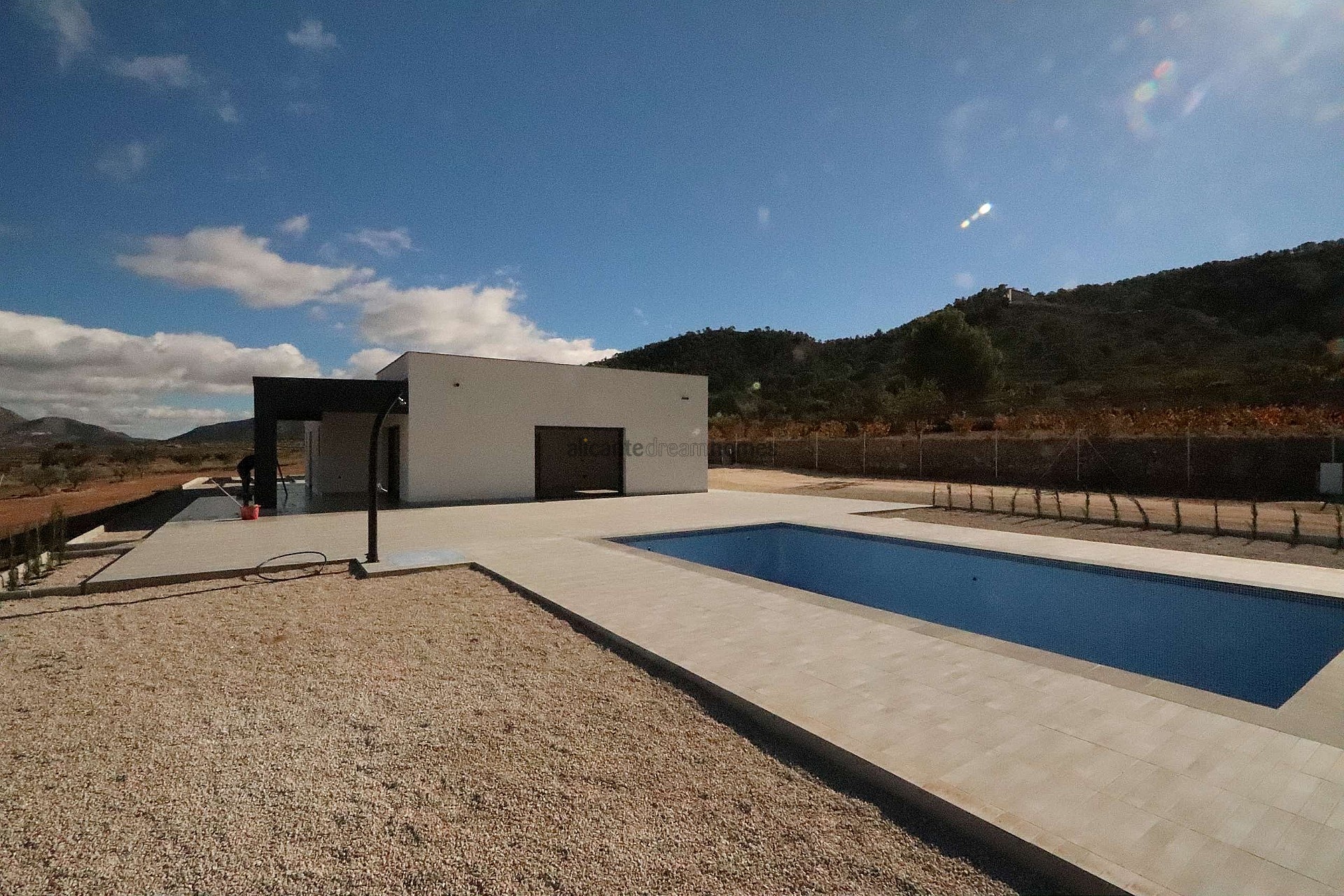 Resale - 3 Bedroom 3 Bathroom Villa in Hondon de las Nieves -  - Alicante