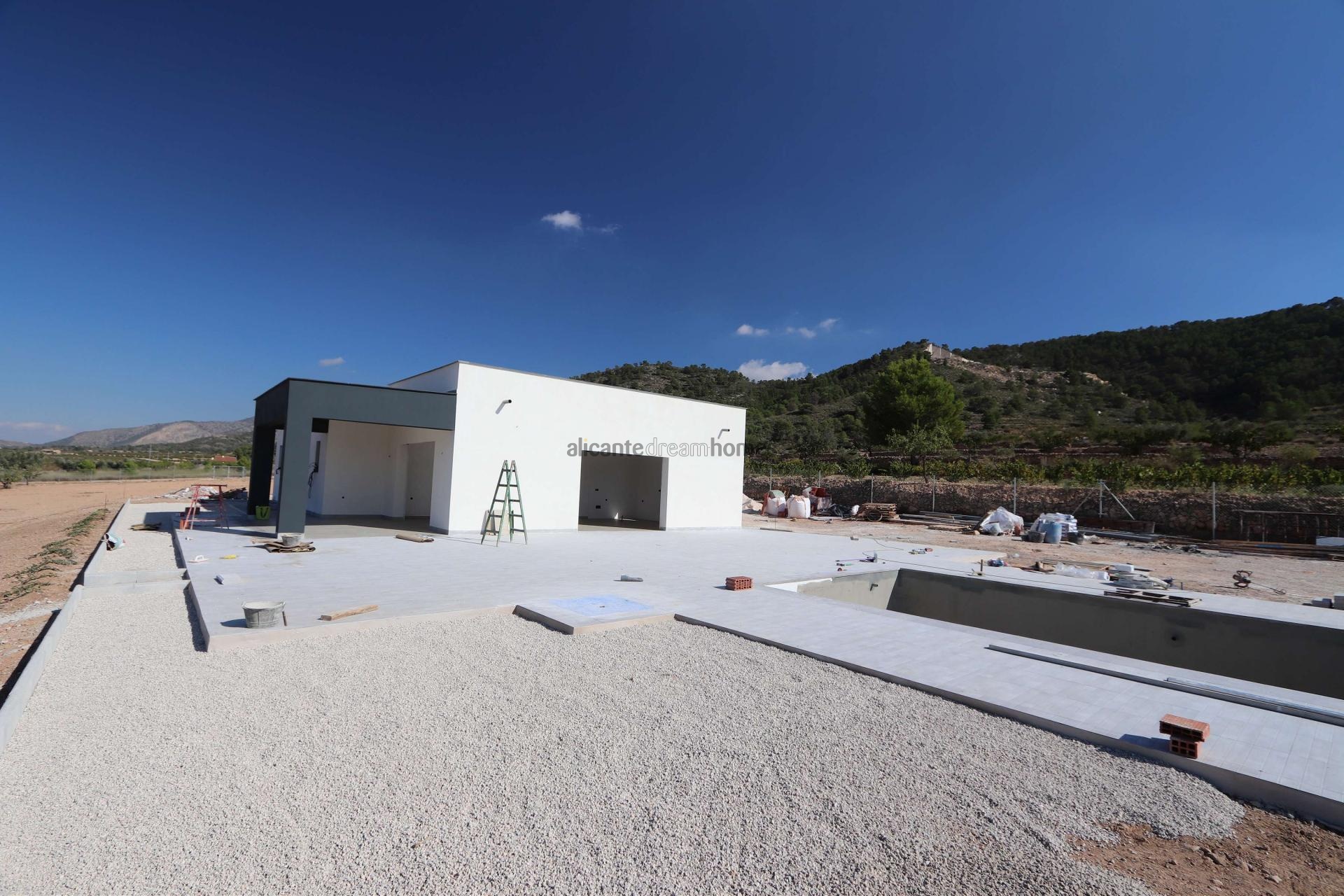 Resale - 3 Bedroom 3 Bathroom Villa in Hondon de las Nieves -  - Alicante