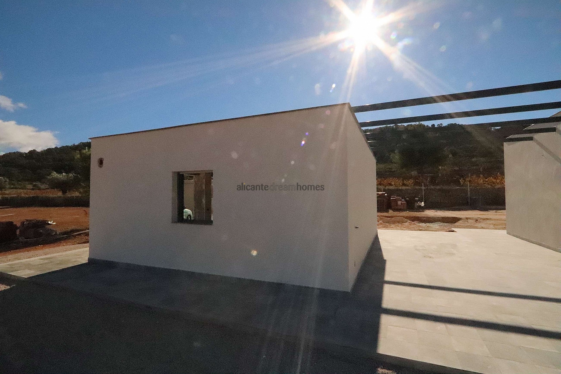 Resale - 3 Bedroom 3 Bathroom Villa in Hondon de las Nieves -  - Alicante