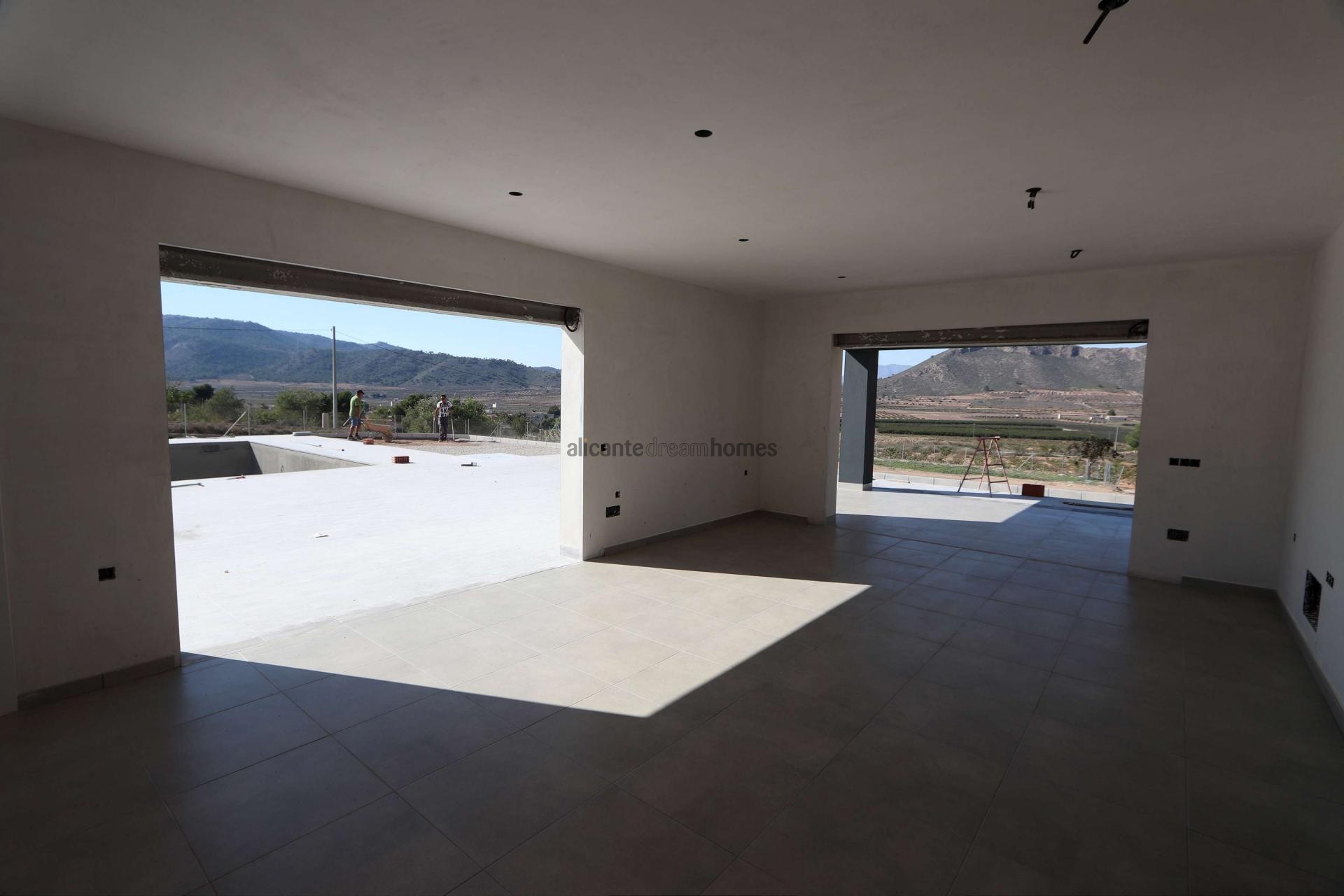 Resale - 3 Bedroom 3 Bathroom Villa in Hondon de las Nieves -  - Alicante