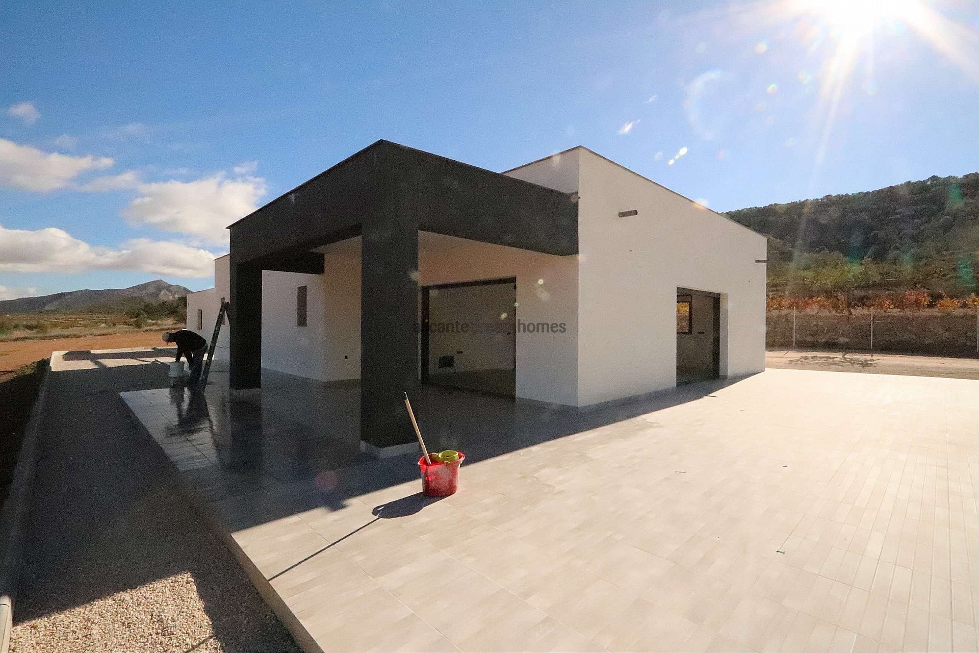 Resale - 3 Bedroom 3 Bathroom Villa in Hondon de las Nieves -  - Alicante