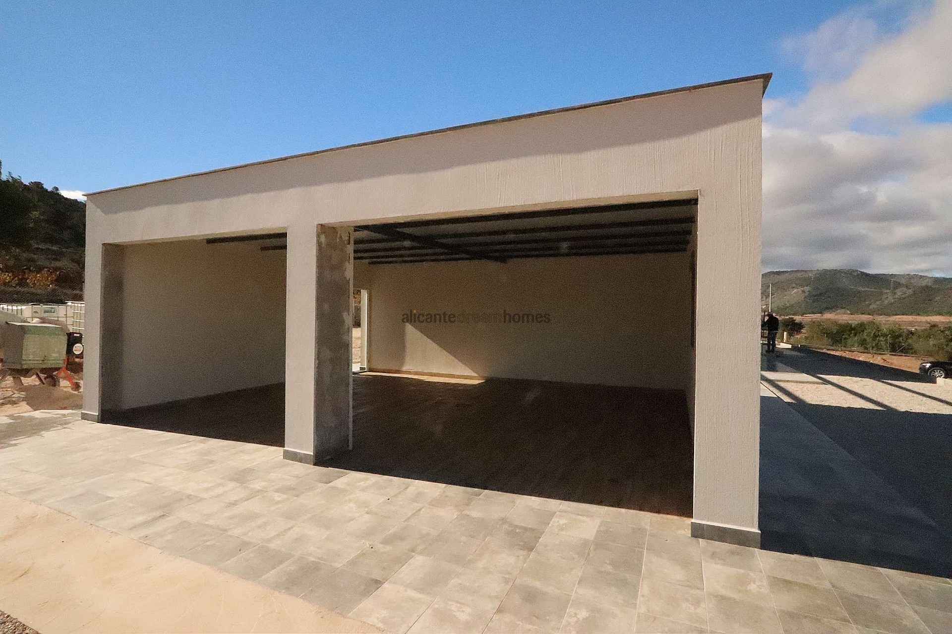 Resale - 3 Bedroom 3 Bathroom Villa in Hondon de las Nieves -  - Alicante