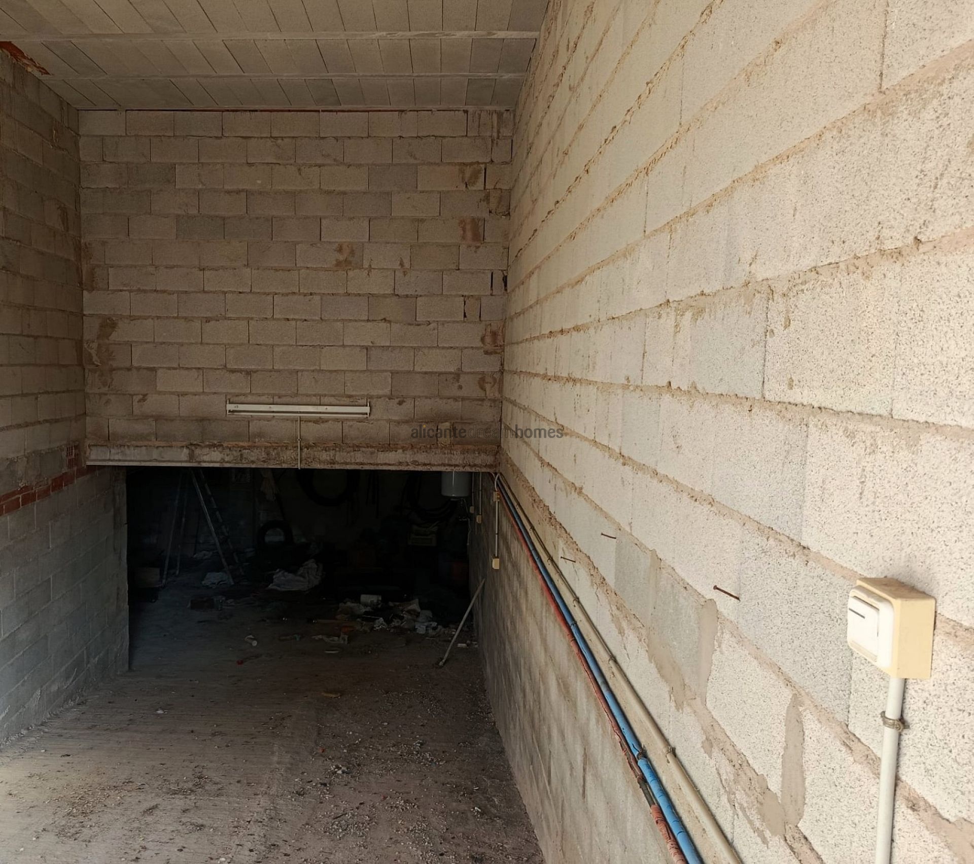 Resale - 6 Bedroom 3 Bathroom Villa in Elda -  - Alicante