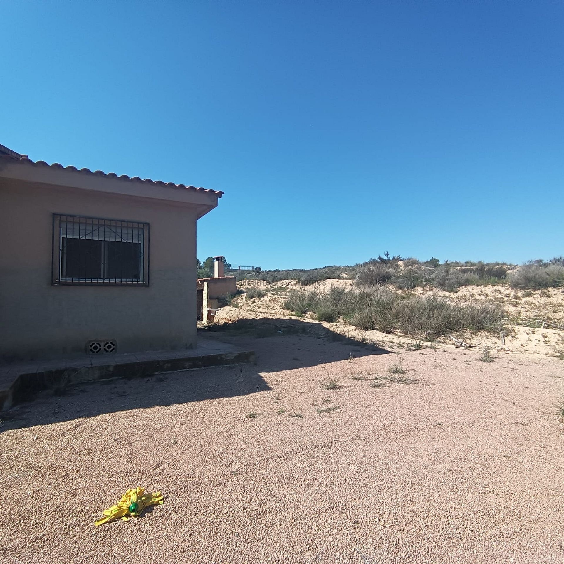 Resale - 6 Bedroom 3 Bathroom Villa in Elda -  - Alicante