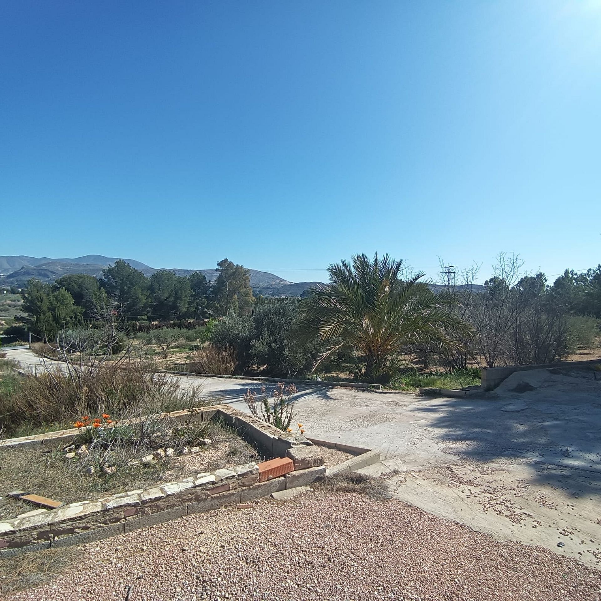 Resale - 6 Bedroom 3 Bathroom Villa in Elda -  - Alicante