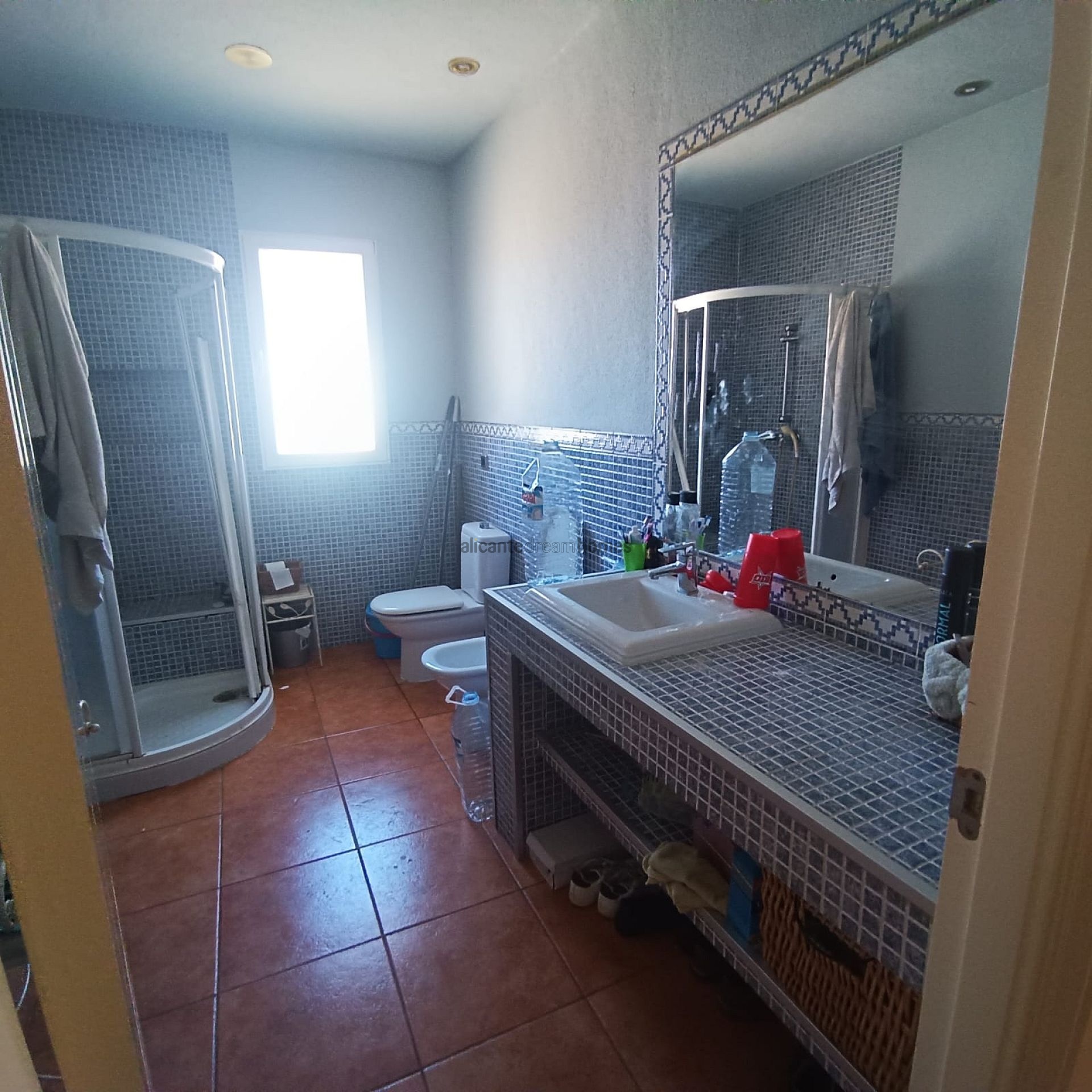 Resale - 6 Bedroom 3 Bathroom Villa in Elda -  - Alicante