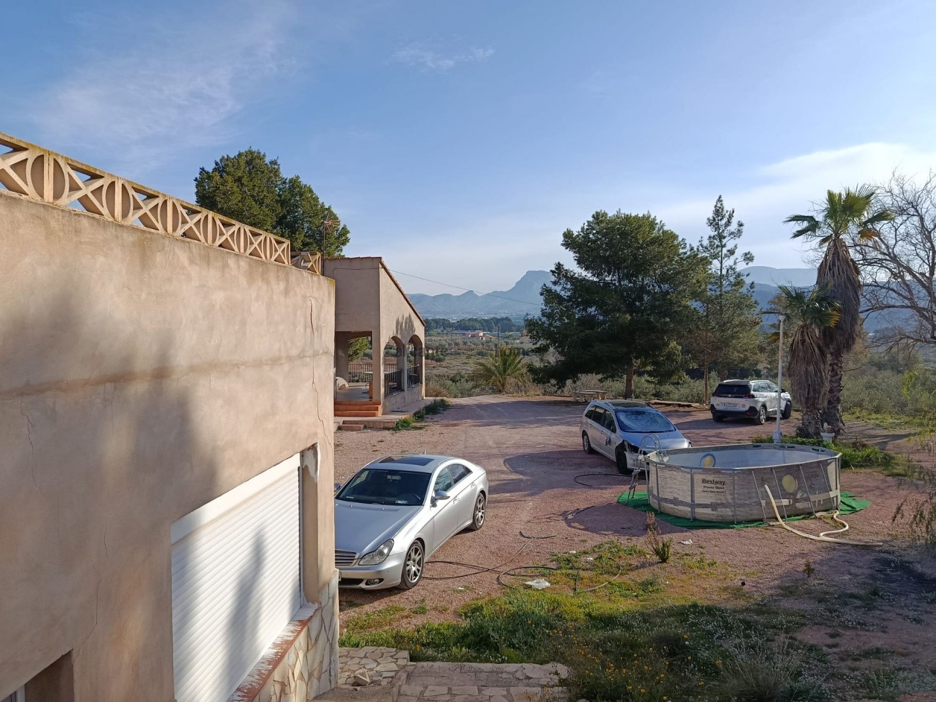 Resale - 6 Bedroom 3 Bathroom Villa in Elda -  - Alicante