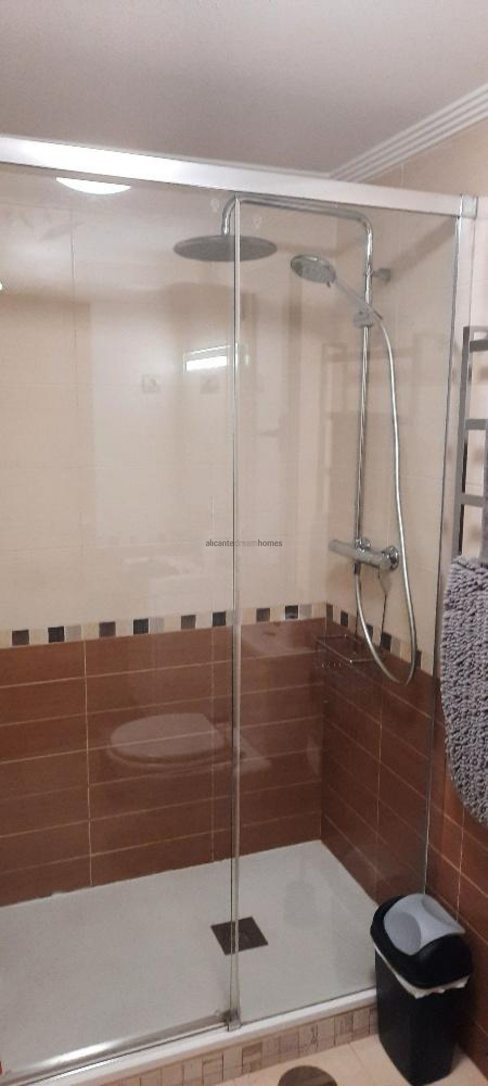 Resale - 2 Bedroom 1 Bathroom Apartment in Pinoso -  - Alicante