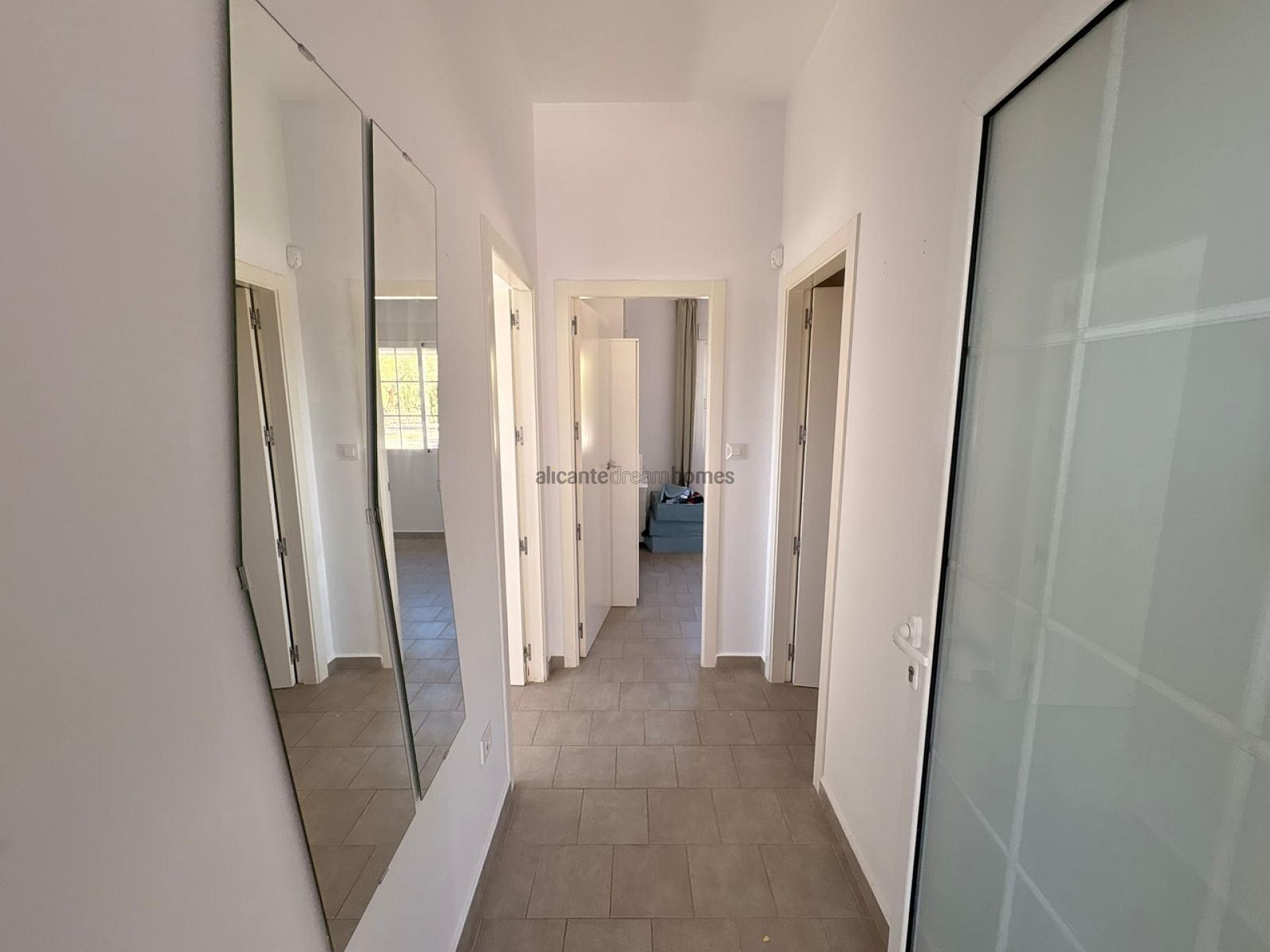 Resale - 6 Bedroom 4 Bathroom Villa in Pinoso -  - Alicante