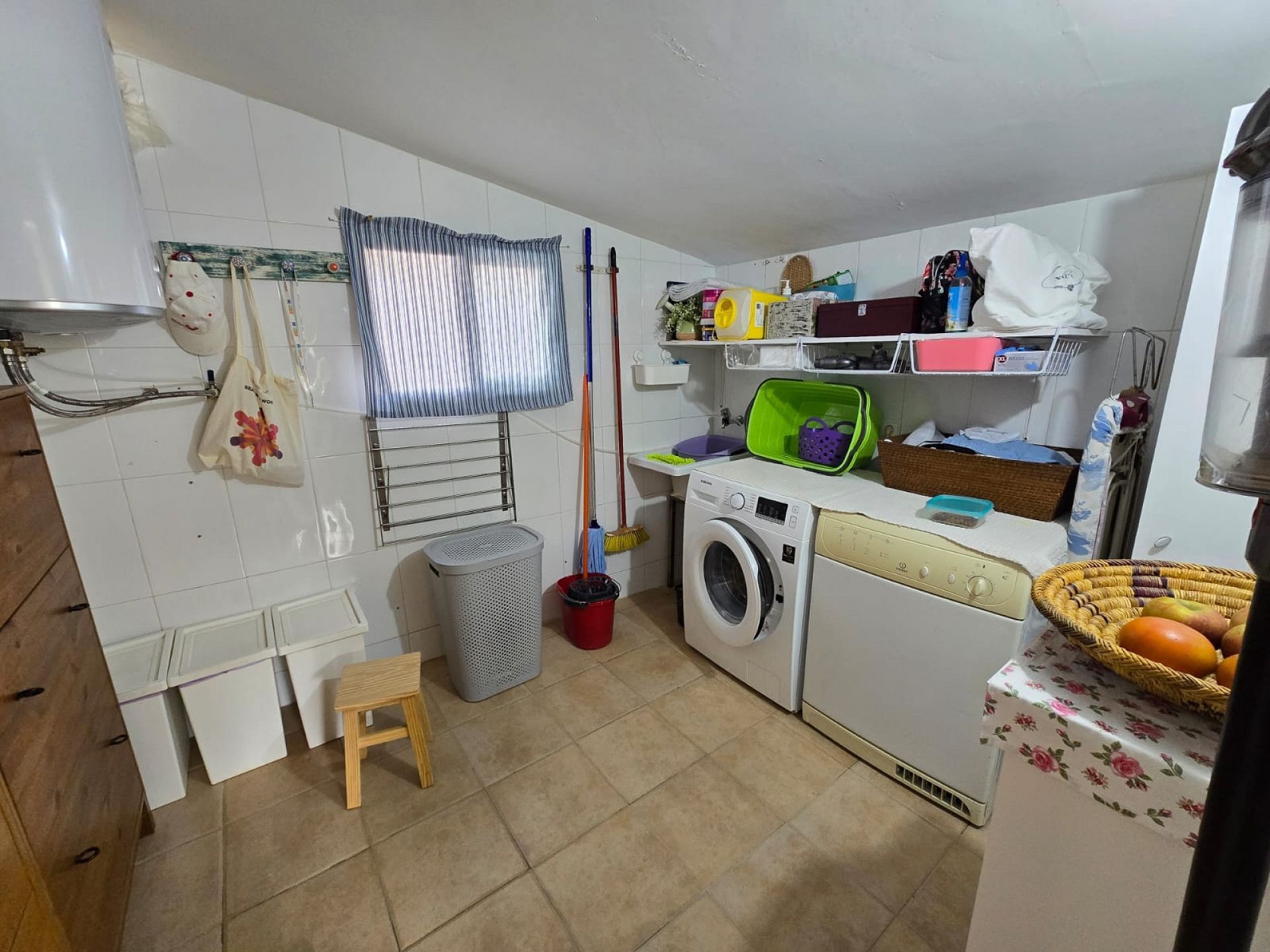 Resale - 3 Bedroom 2 Bathroom Villa in Sax -  - Alicante