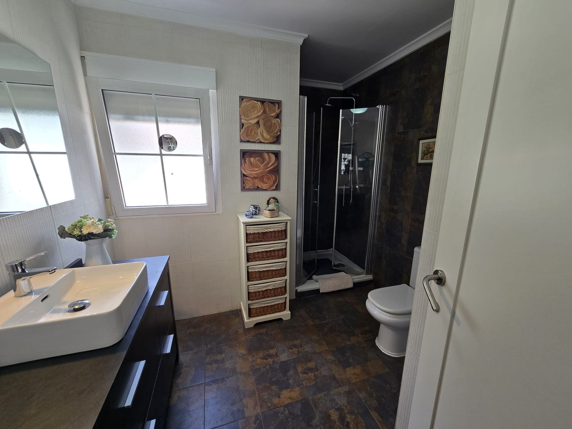 Resale - 3 Bedroom 2 Bathroom Villa in Sax -  - Alicante