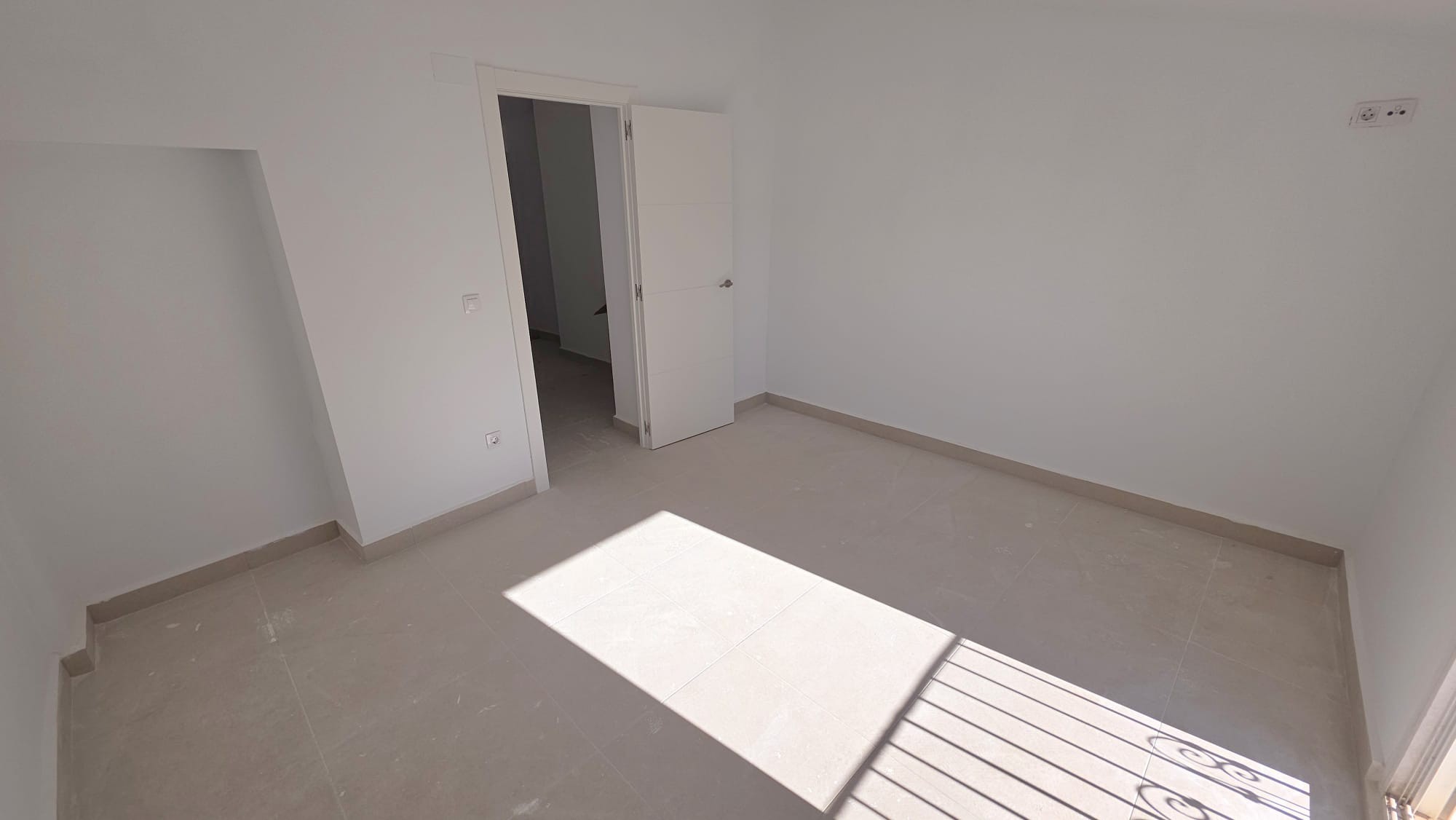 Resale - 3 Bedroom 1 Bathroom Townhouse in Pinoso -  - Alicante