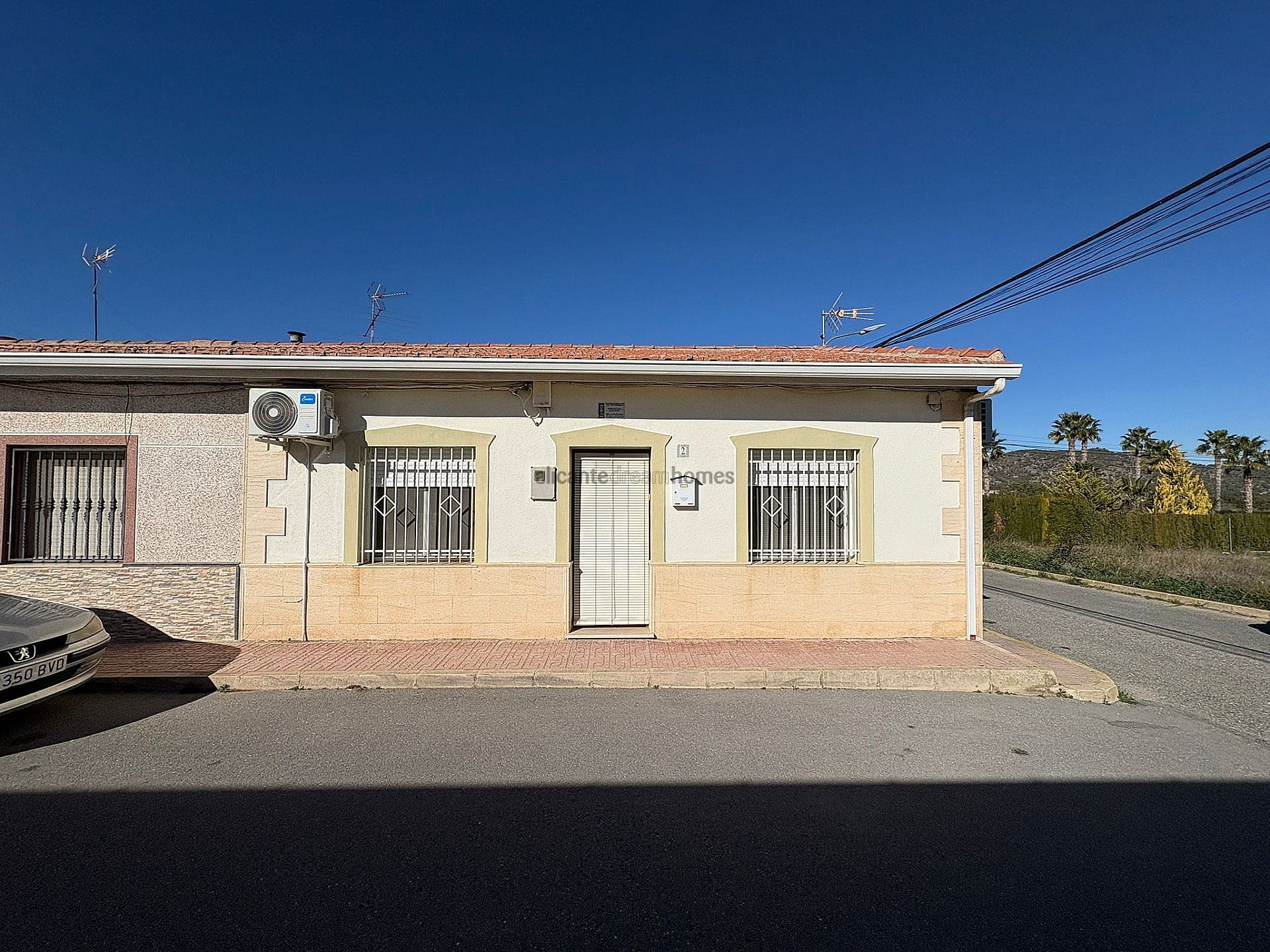 Resale - 3 Bedroom 2 Bathroom Townhouse in Casas del Señor -  - Alicante