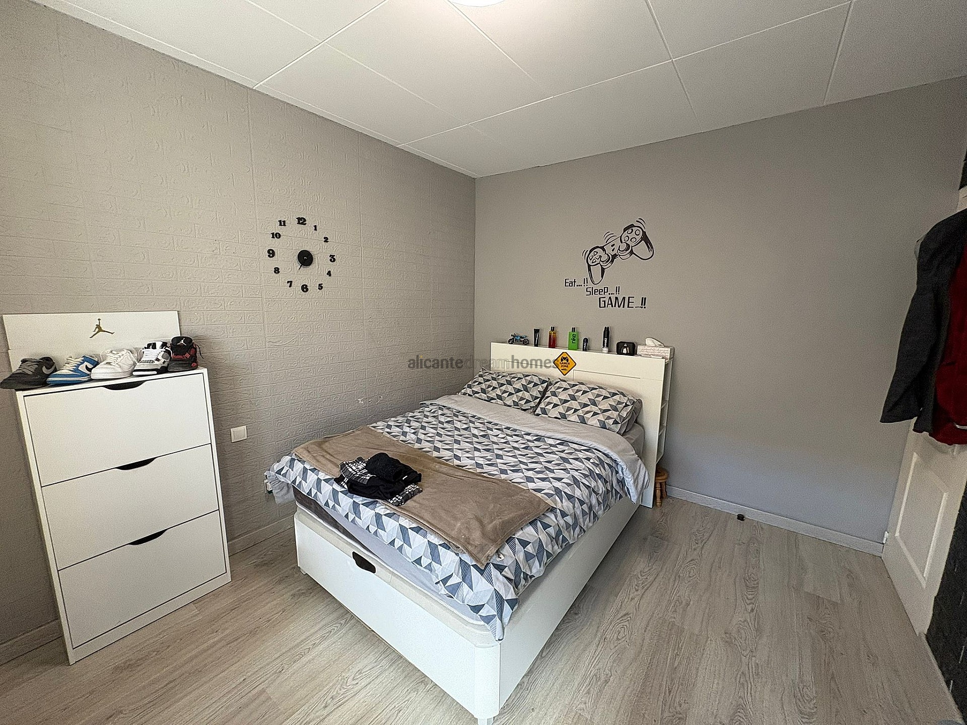 Resale - 3 Bedroom 2 Bathroom Townhouse in Casas del Señor -  - Alicante