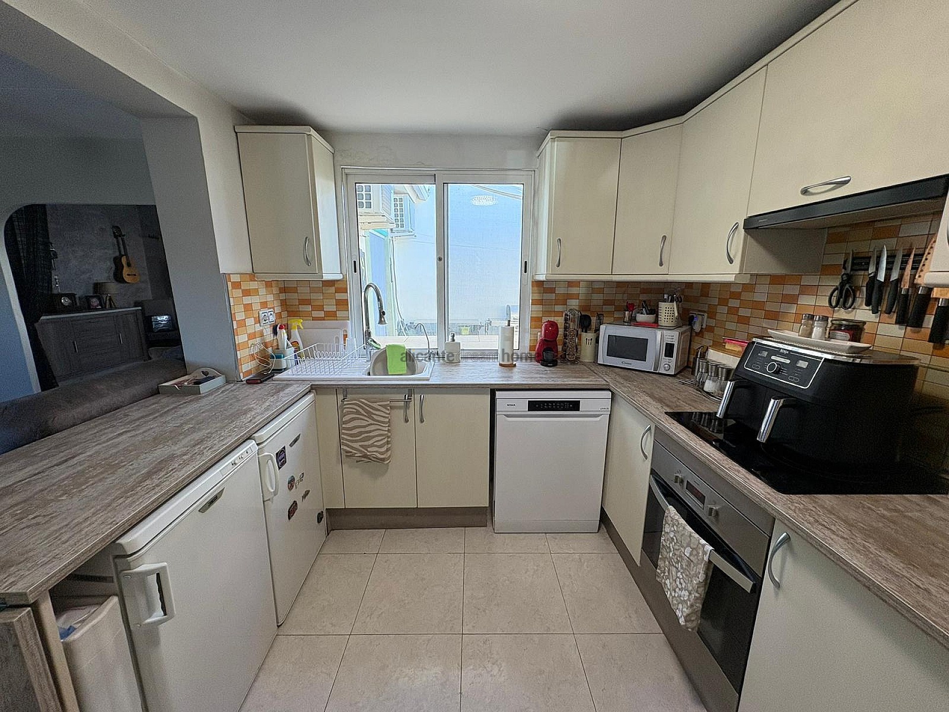 Resale - 3 Bedroom 2 Bathroom Townhouse in Casas del Señor -  - Alicante