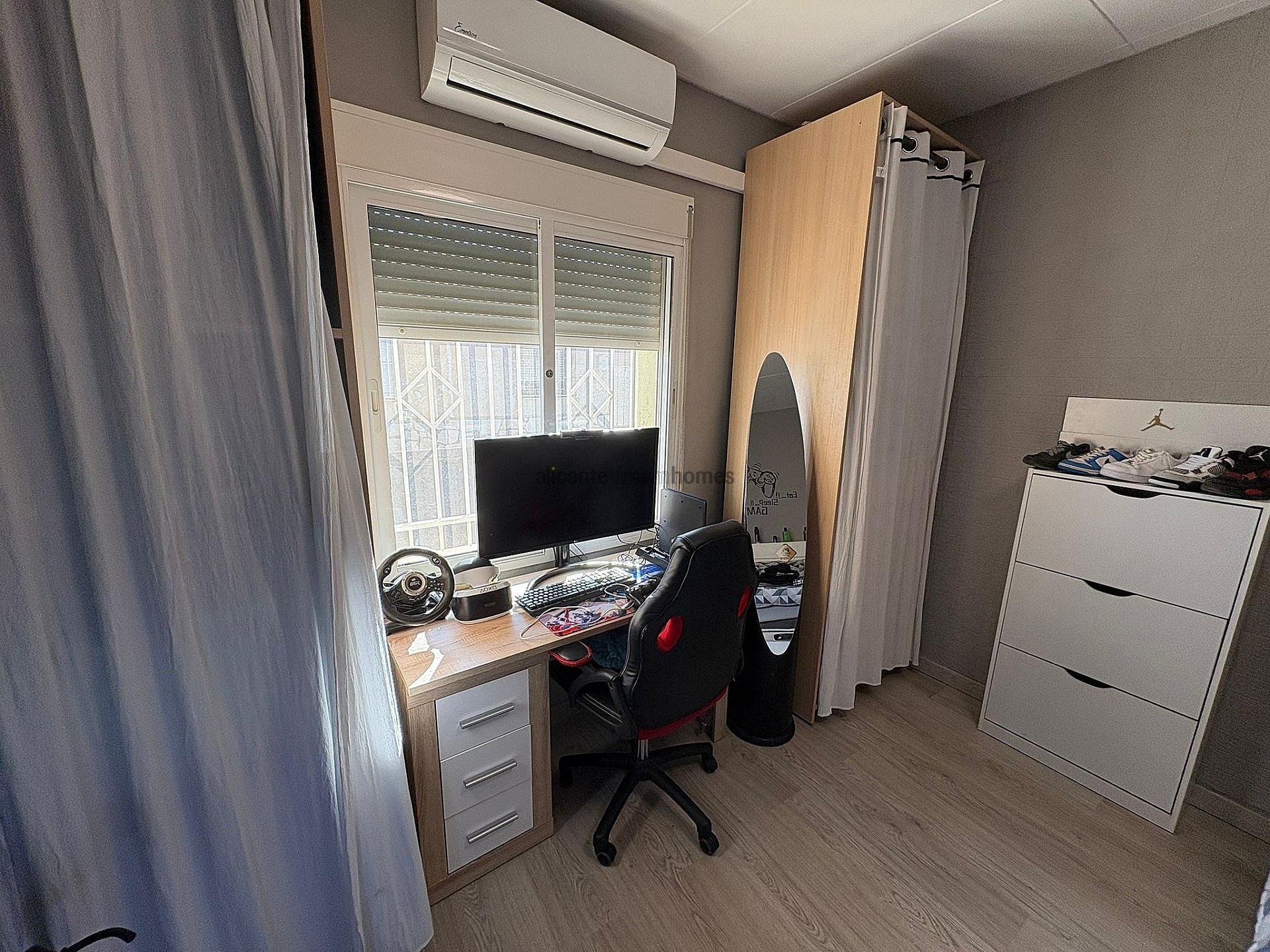 Resale - 3 Bedroom 2 Bathroom Townhouse in Casas del Señor -  - Alicante