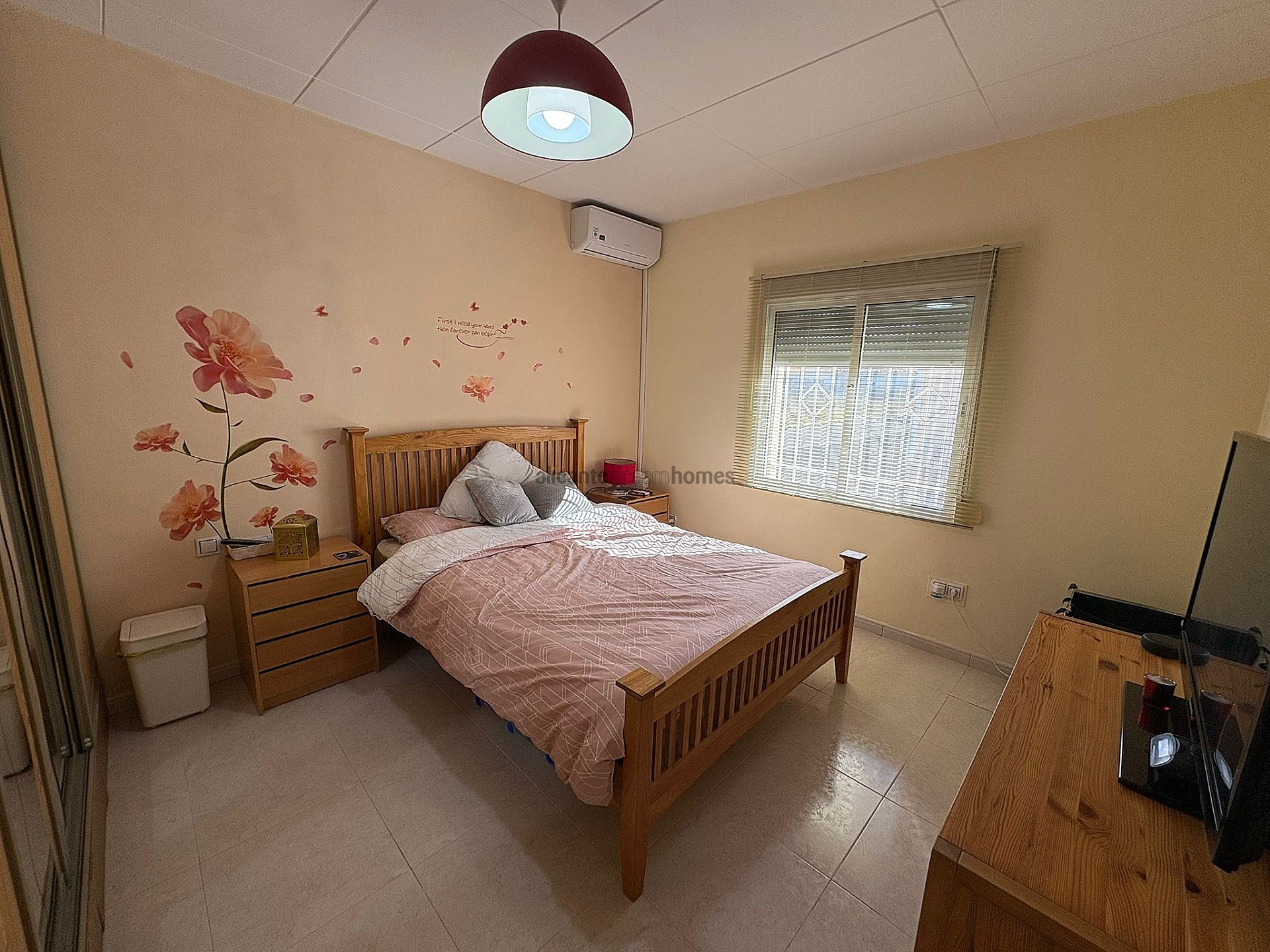 Resale - 3 Bedroom 2 Bathroom Townhouse in Casas del Señor -  - Alicante