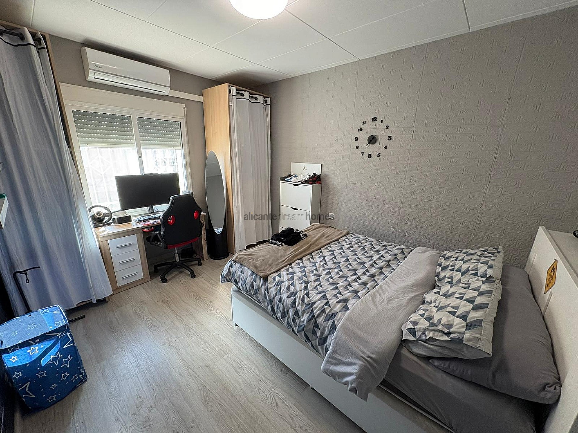 Resale - 3 Bedroom 2 Bathroom Townhouse in Casas del Señor -  - Alicante