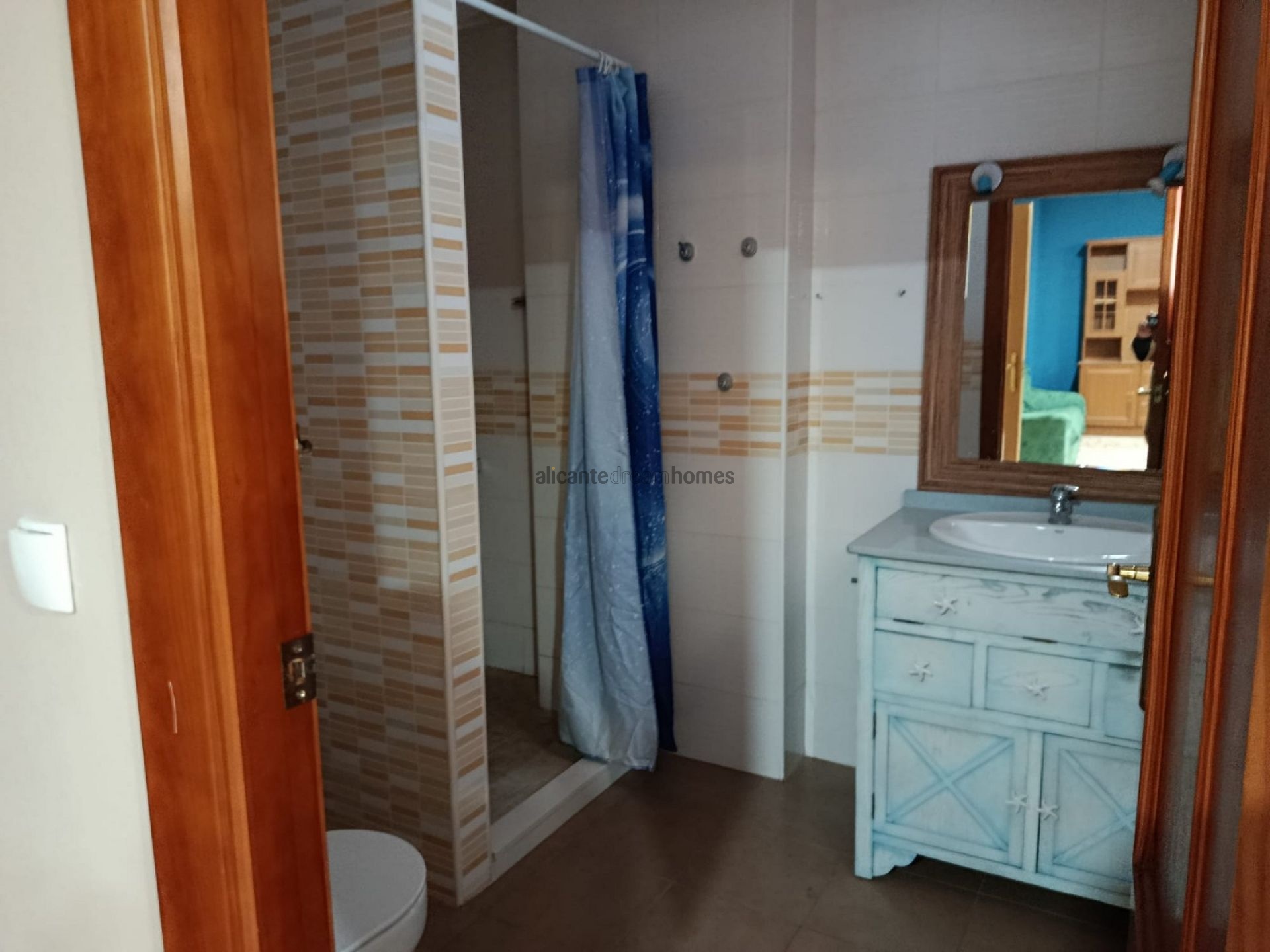 Resale - 5 Bedroom 2 Bathroom Villa in Elche -  - Alicante