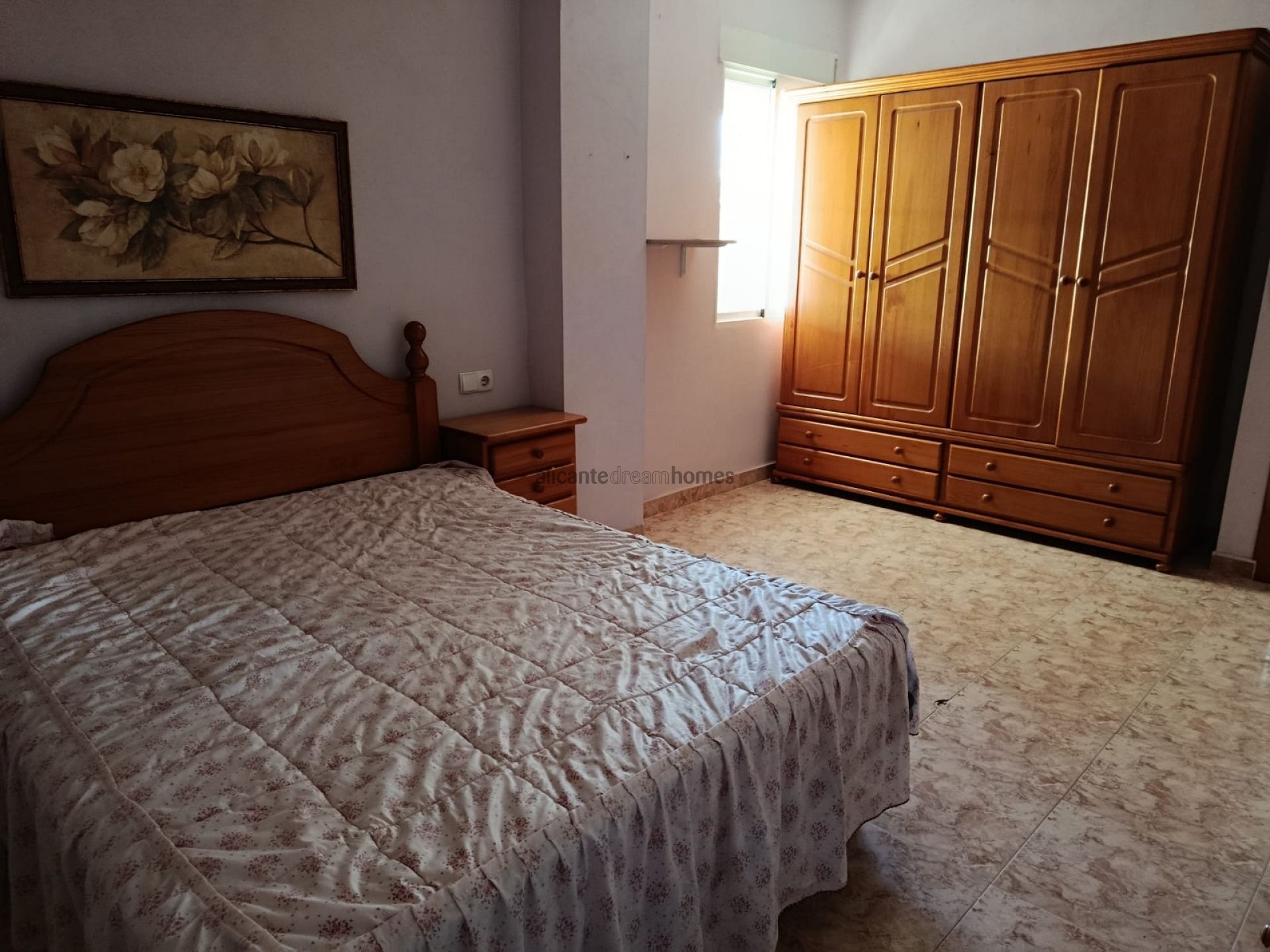 Resale - 5 Bedroom 2 Bathroom Villa in Elche -  - Alicante
