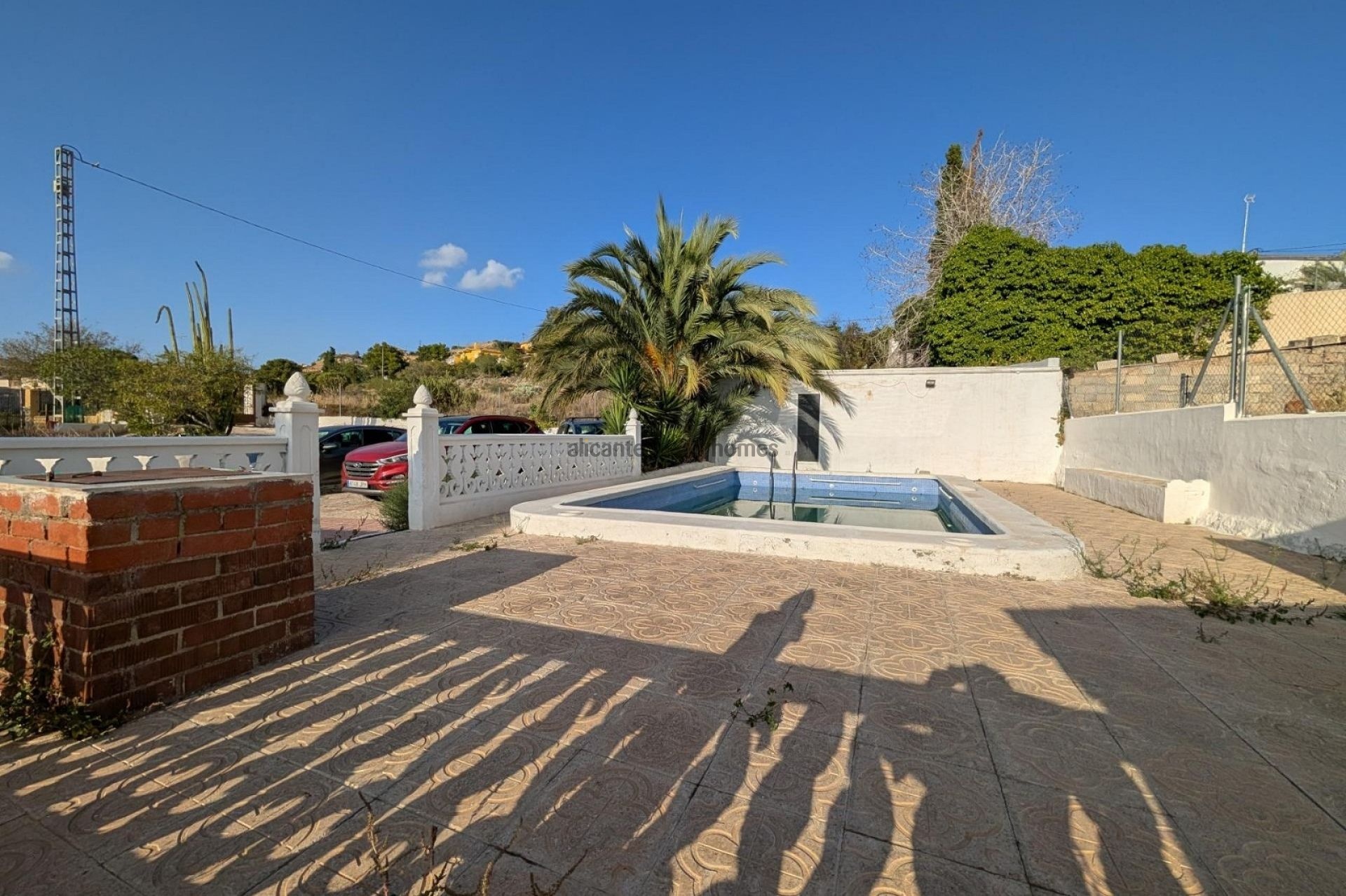 Resale - 5 Bedroom 2 Bathroom Villa in Elche -  - Alicante