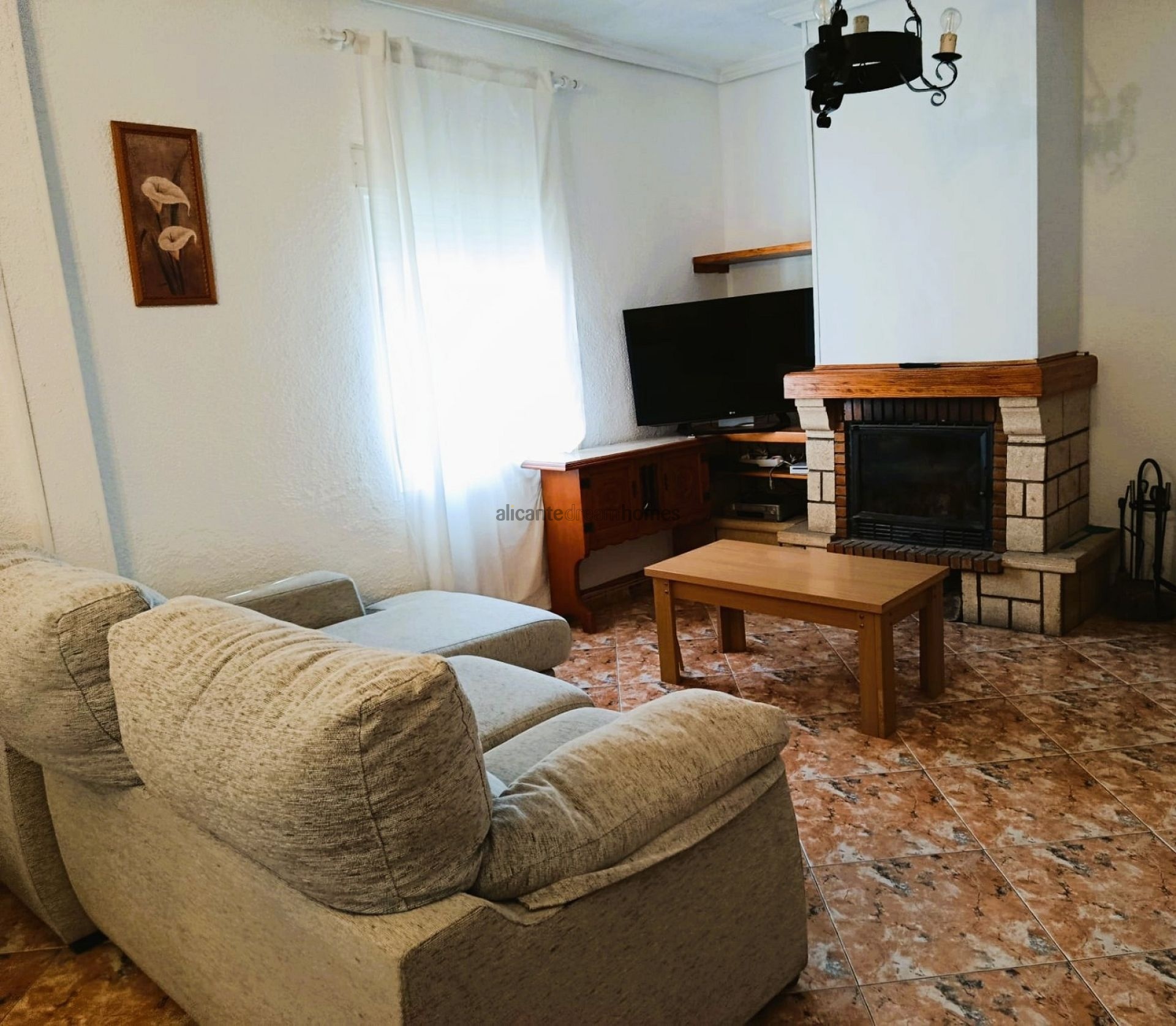 Resale - 5 Bedroom 2 Bathroom Villa in Elche -  - Alicante