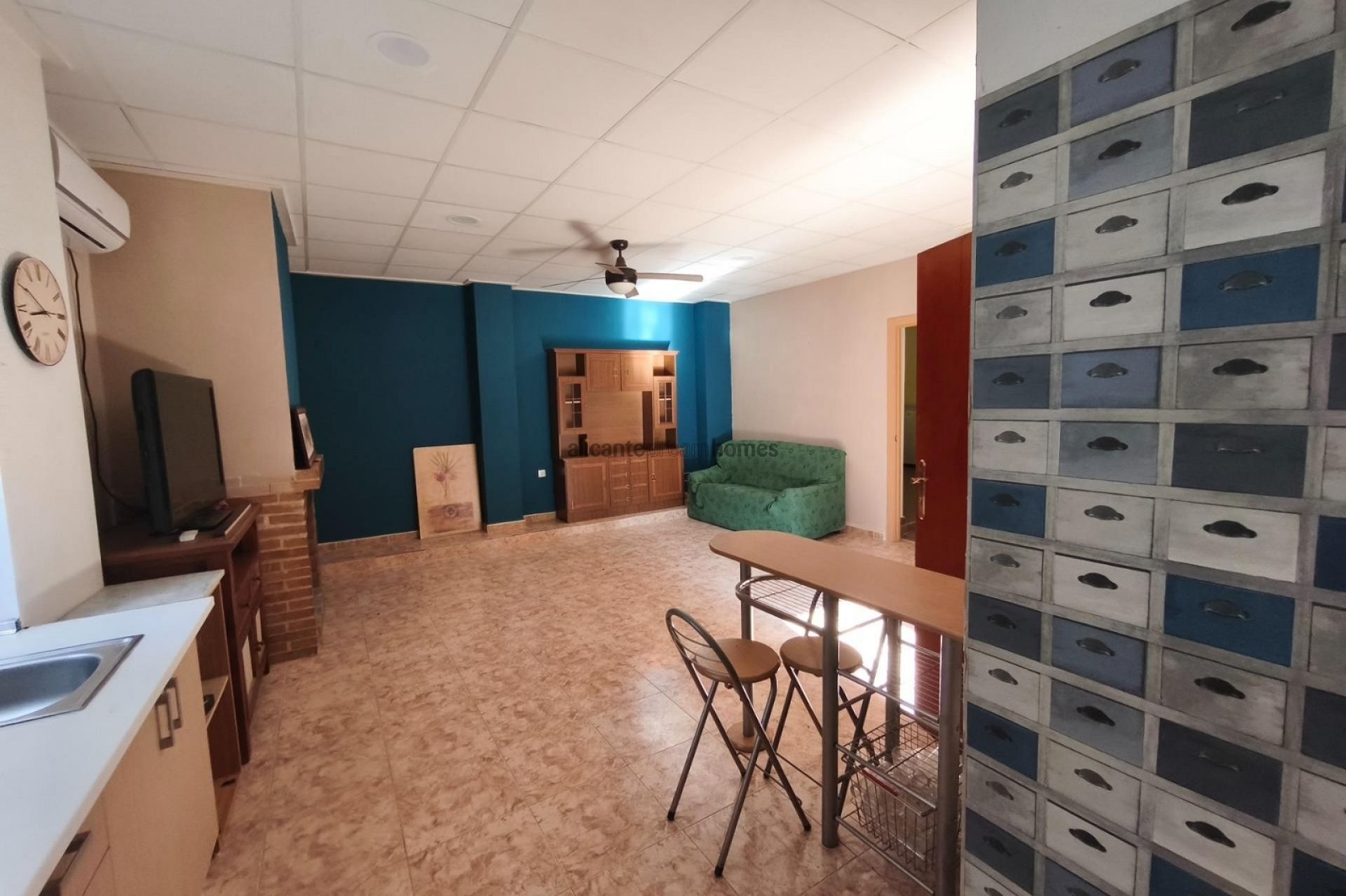 Resale - 5 Bedroom 2 Bathroom Villa in Elche -  - Alicante