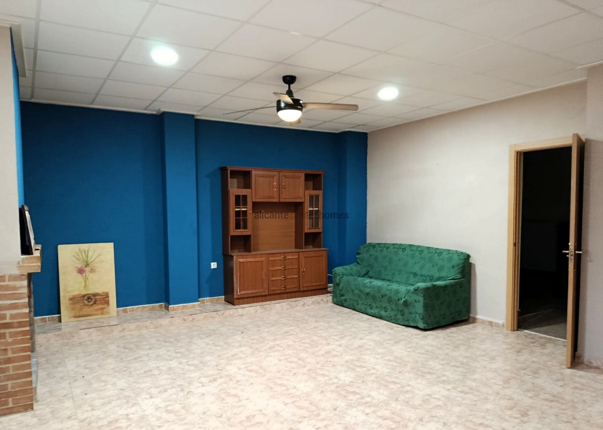 Resale - 5 Bedroom 2 Bathroom Villa in Elche -  - Alicante