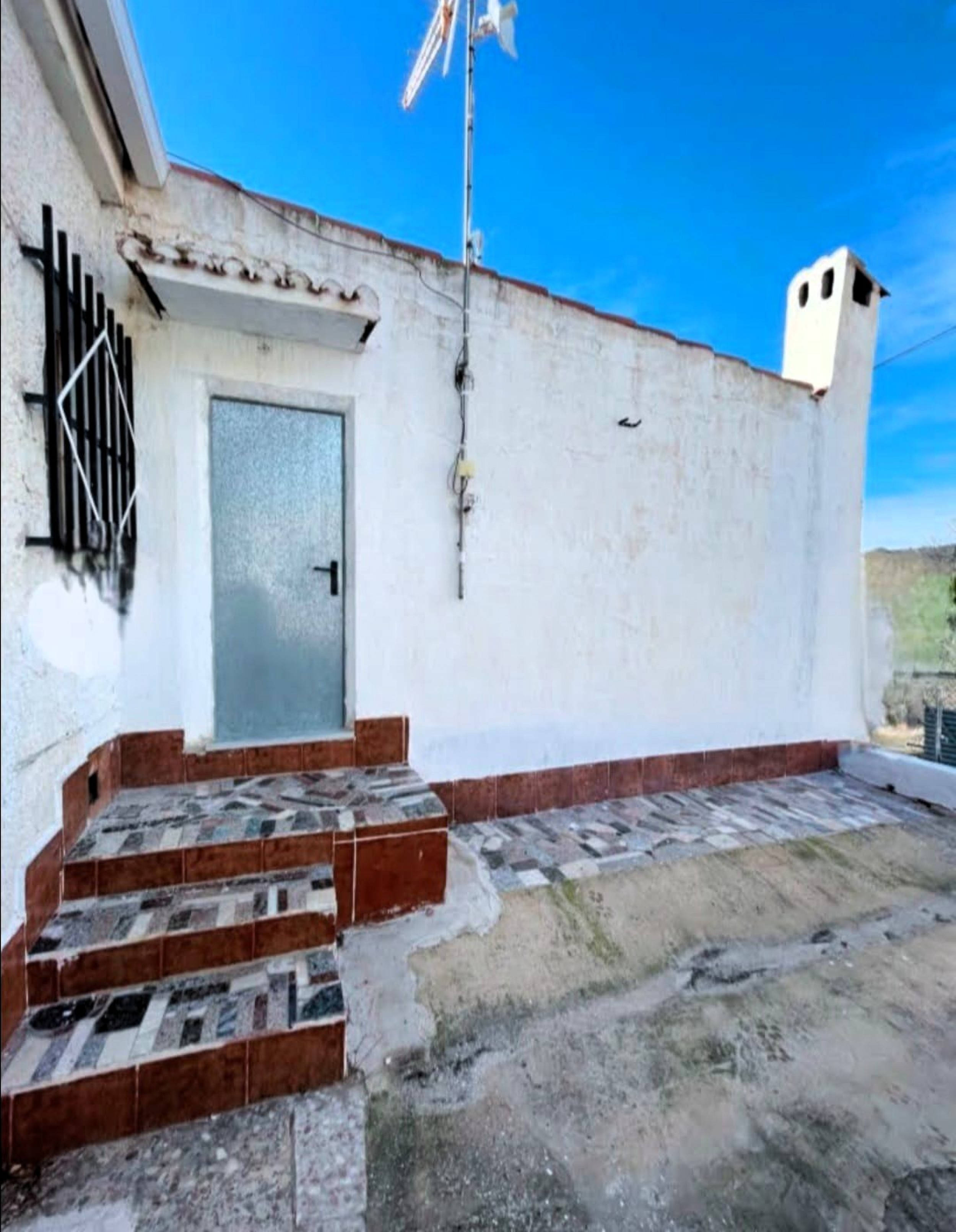 Resale - 5 Bedroom 2 Bathroom Villa in Elche -  - Alicante