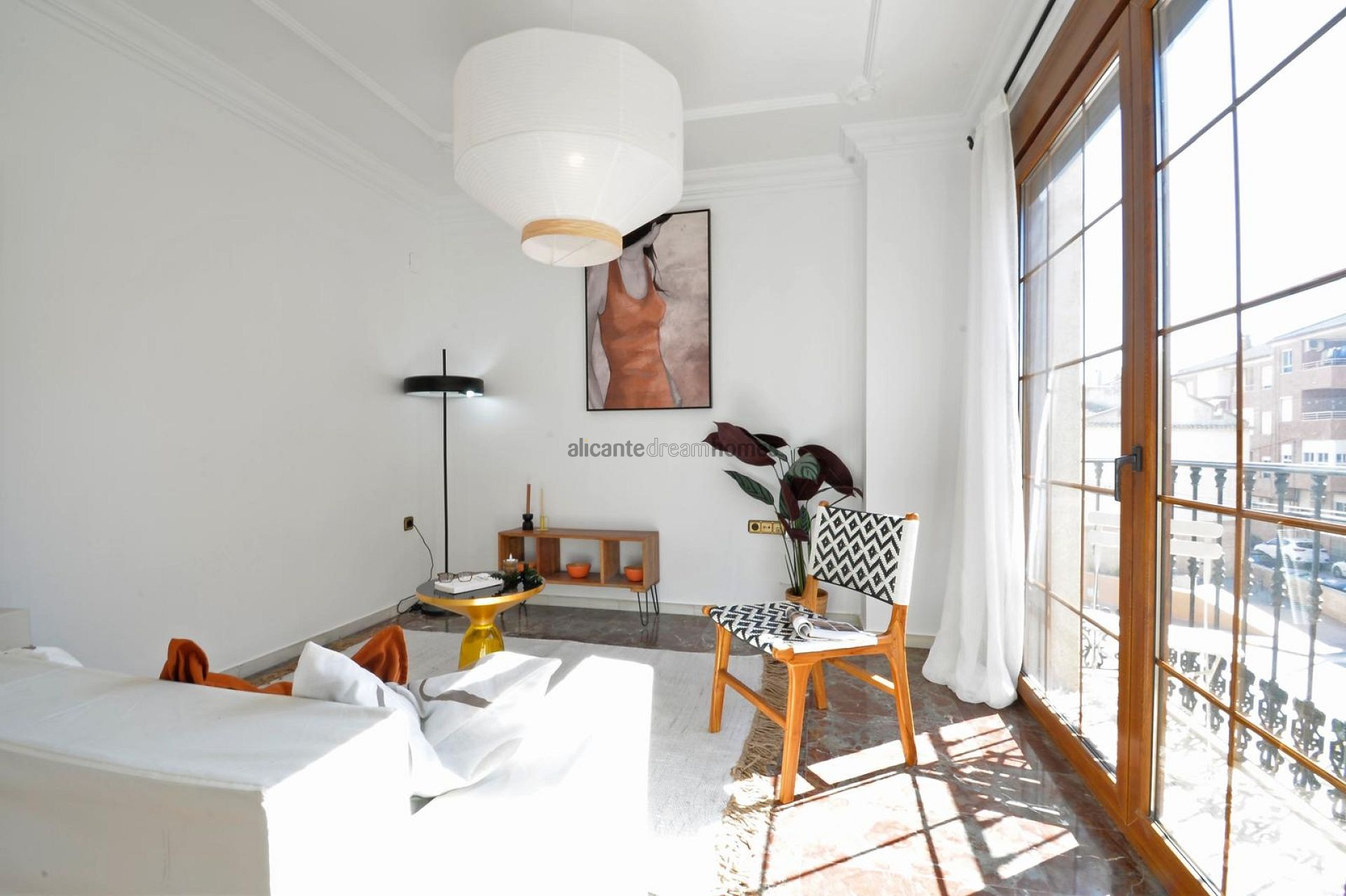 Resale - 4 Bedroom 4 Bathroom Townhouse in Sax -  - Alicante