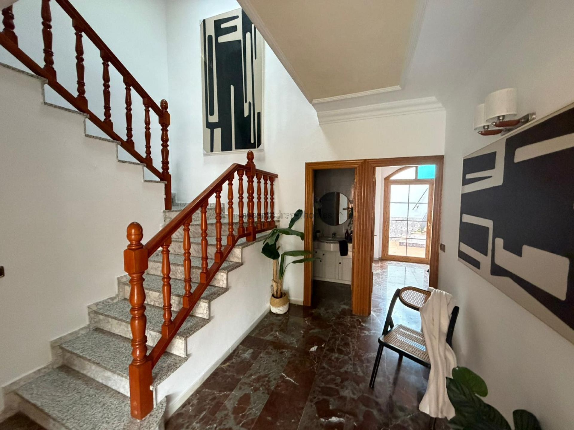 Resale - 4 Bedroom 4 Bathroom Townhouse in Sax -  - Alicante