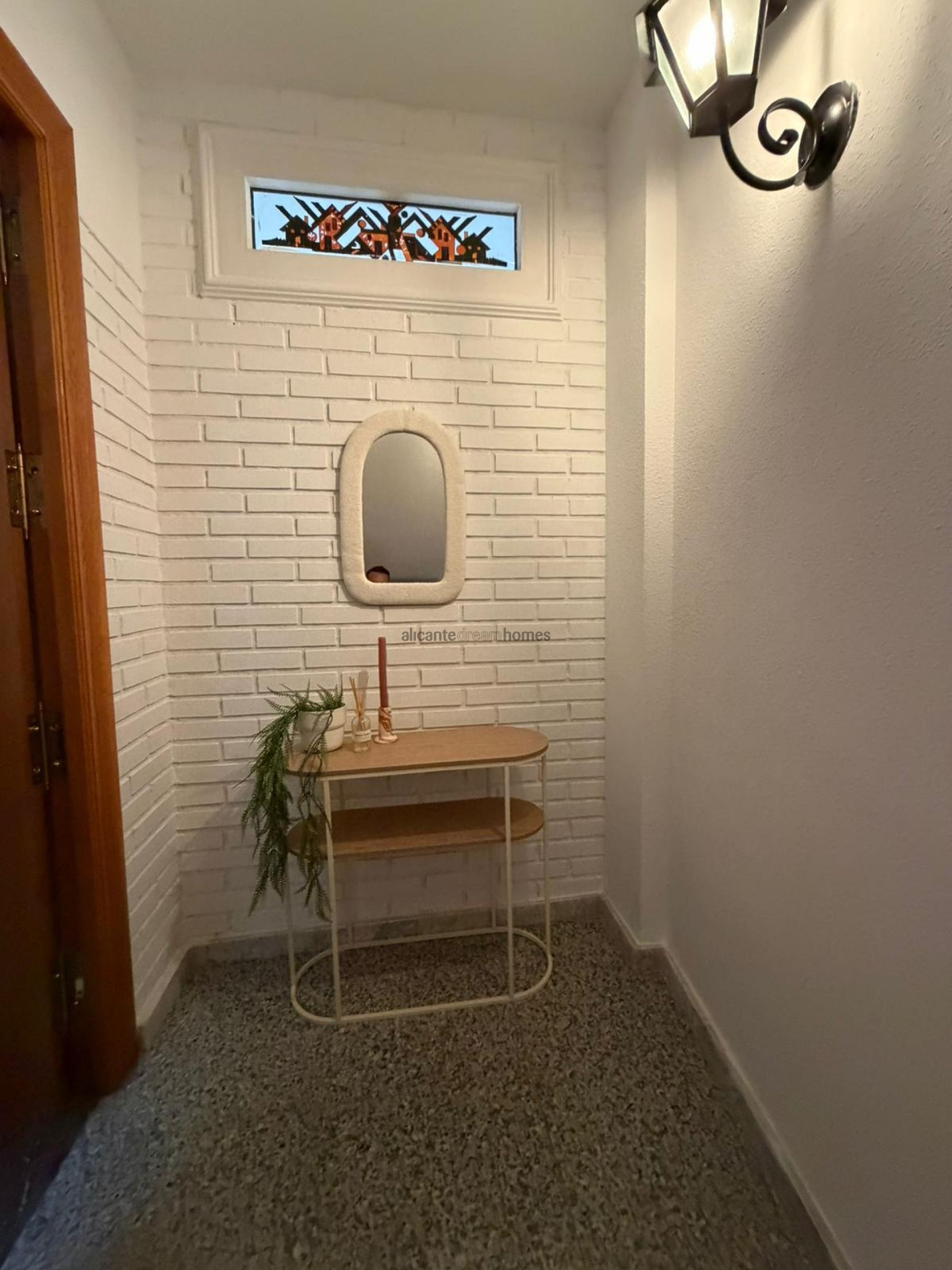Resale - 4 Bedroom 4 Bathroom Townhouse in Sax -  - Alicante