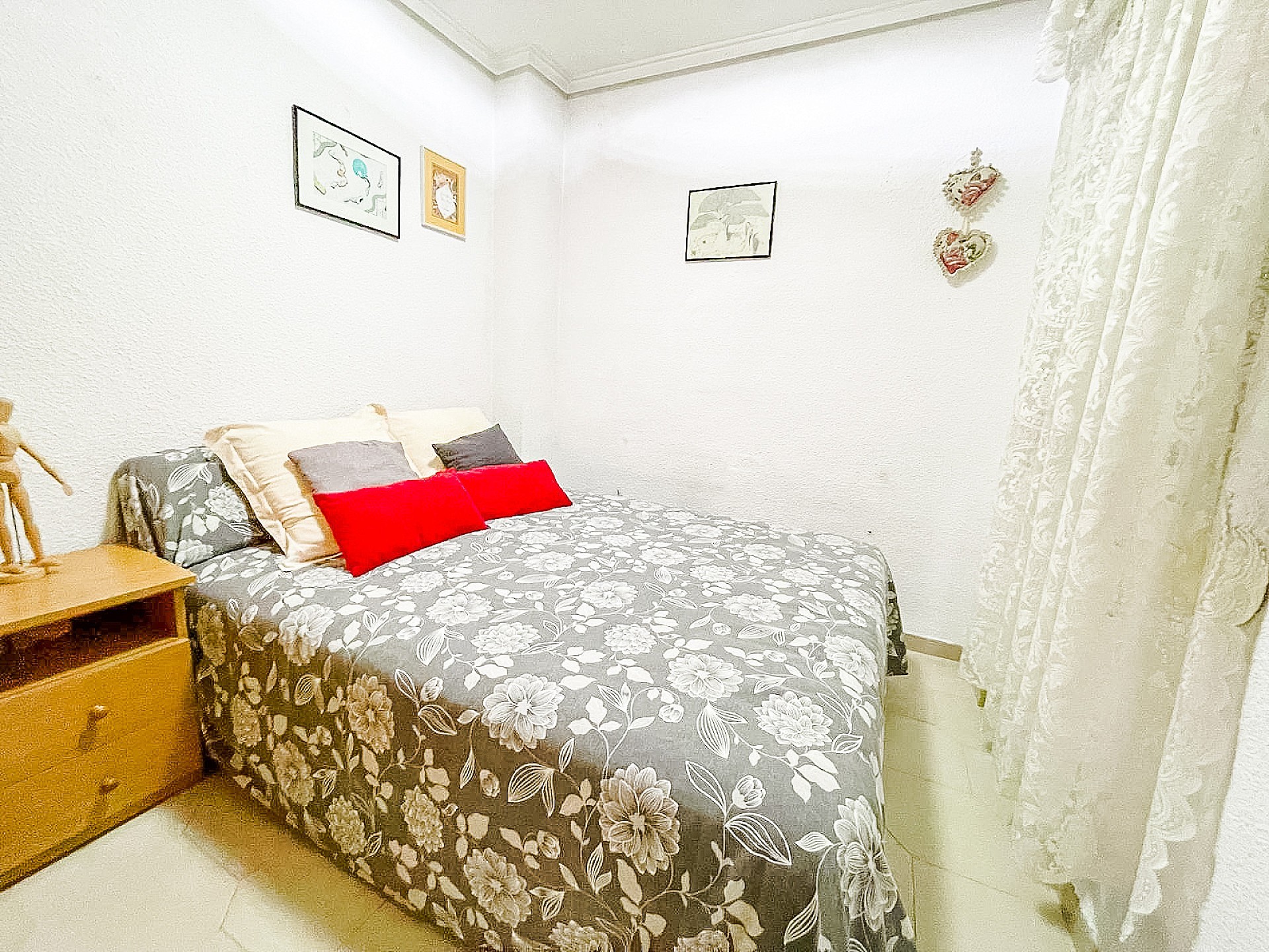 Resale - 3 Bedroom 2 Bathroom Apartment in Elda -  - Alicante