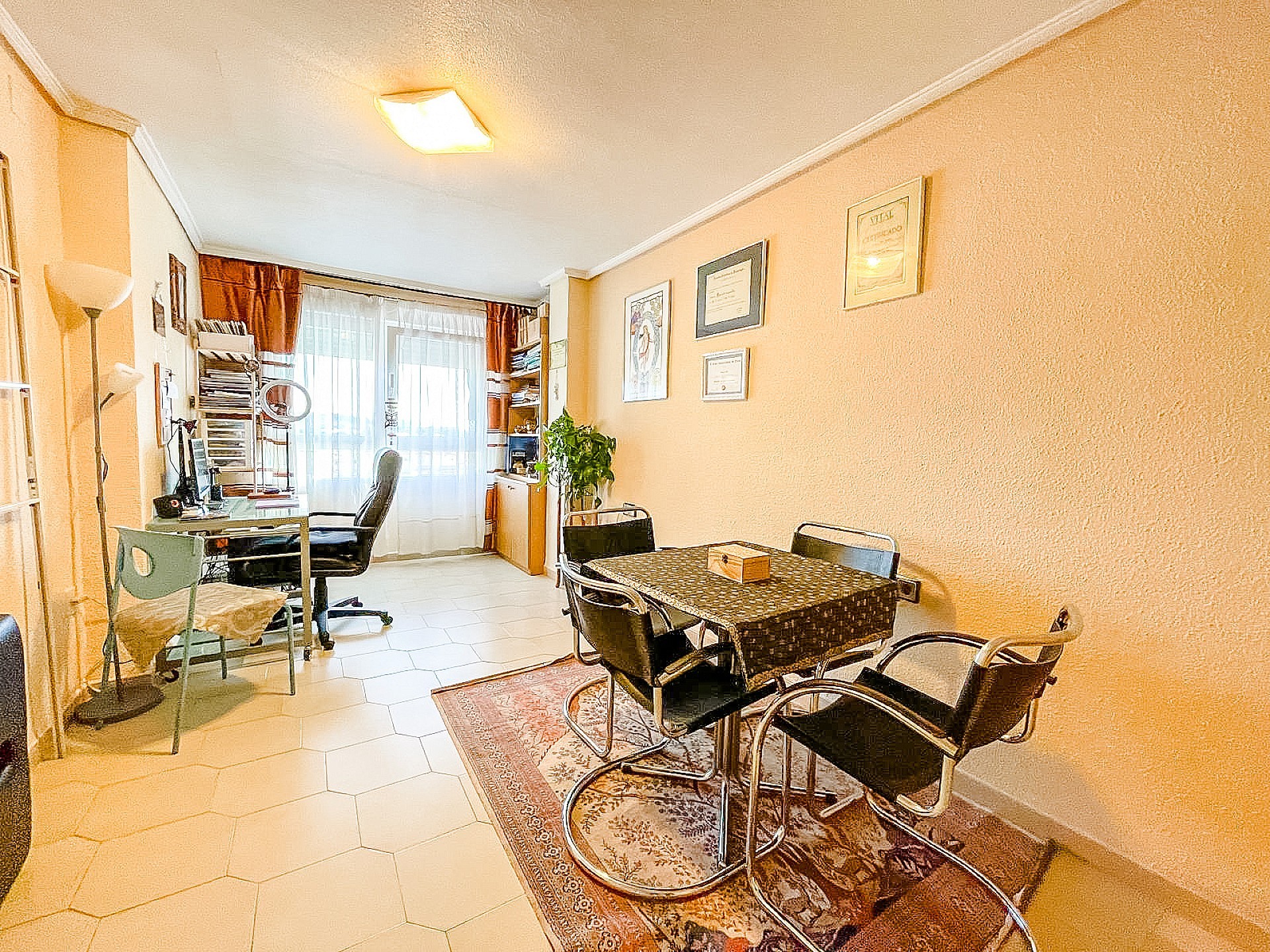 Resale - 3 Bedroom 2 Bathroom Apartment in Elda -  - Alicante