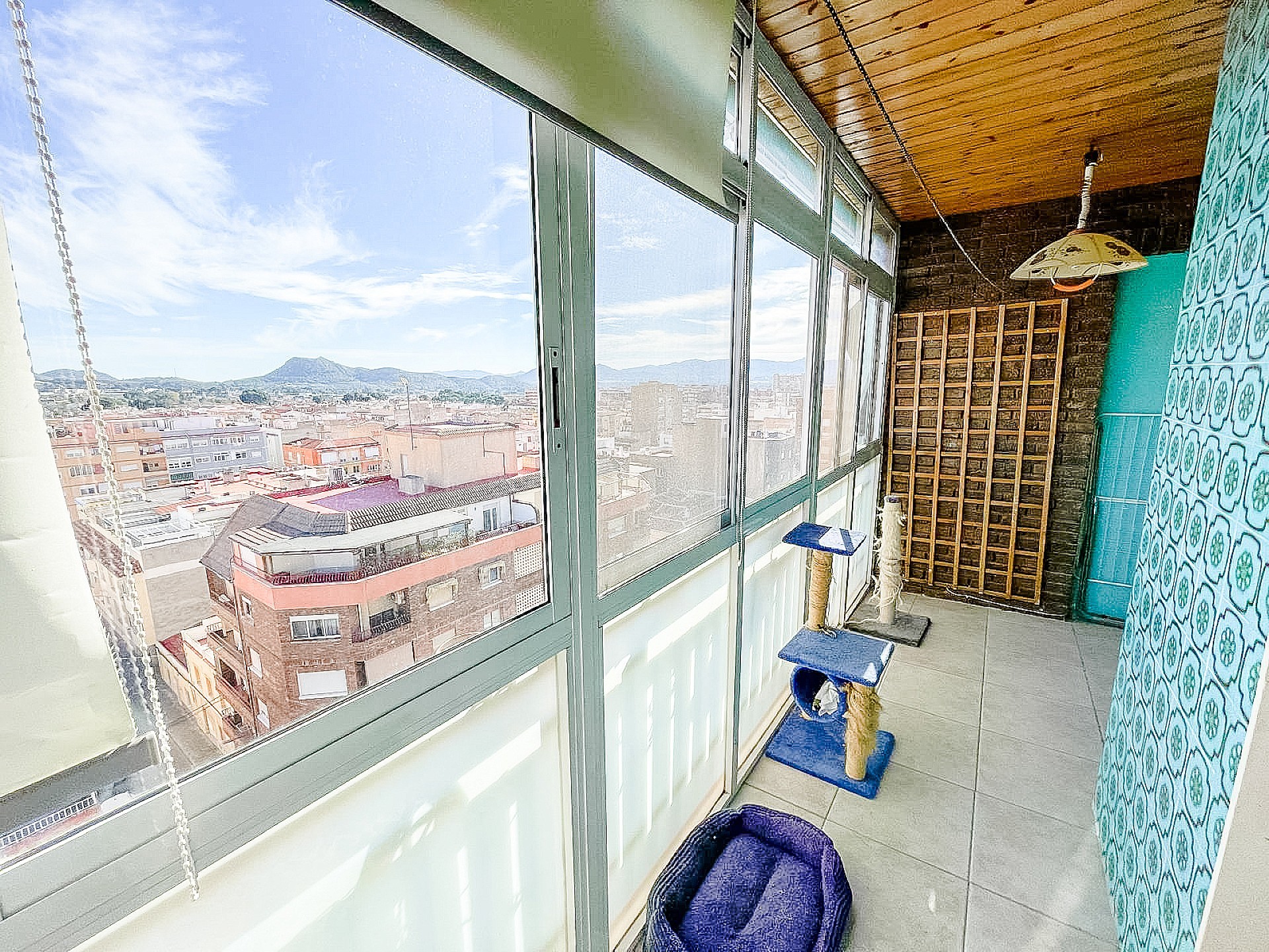 Resale - 3 Bedroom 2 Bathroom Apartment in Elda -  - Alicante