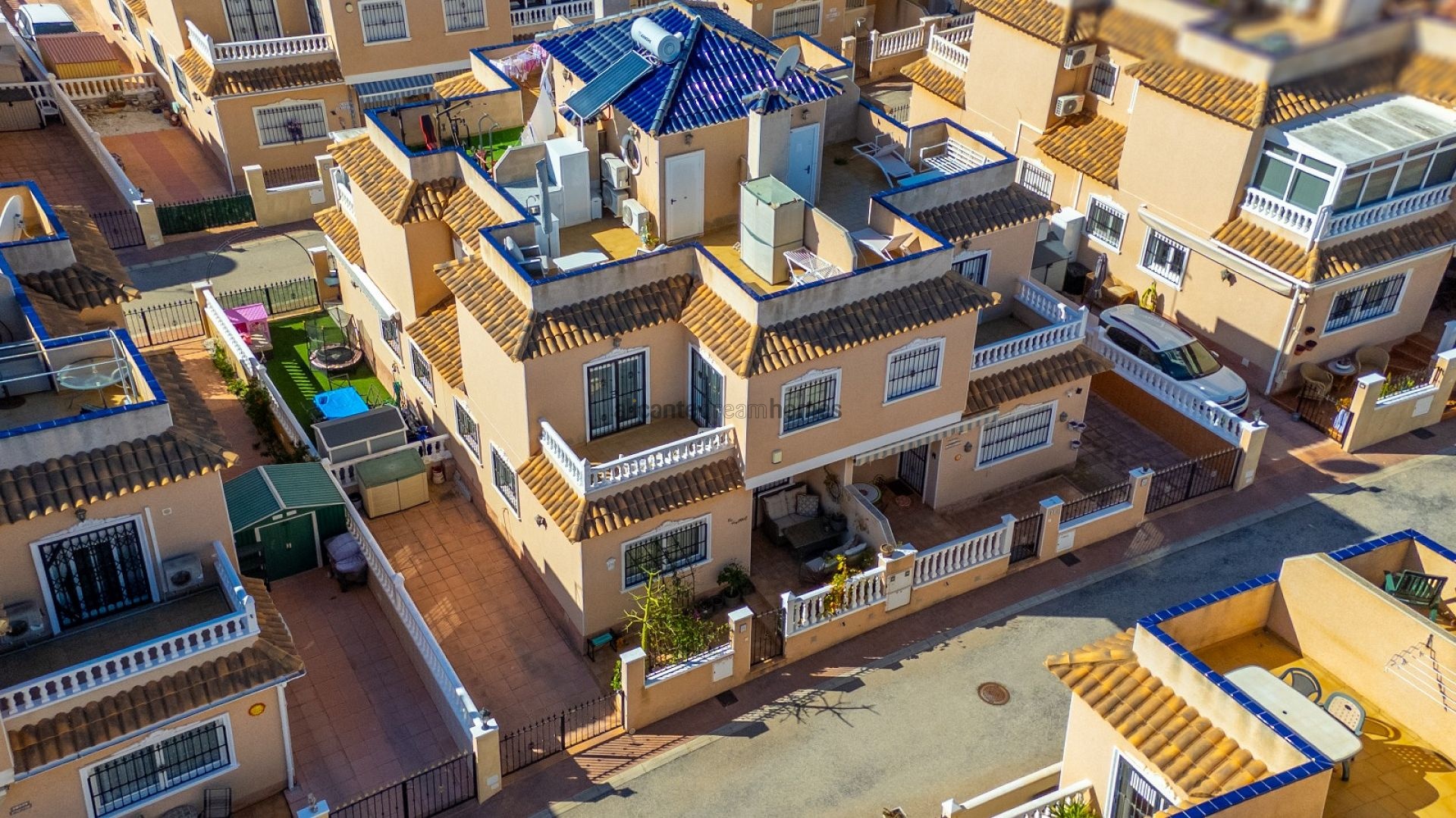 Resale - 2 Bedroom 2 Bathroom Duplex in Orihuela Costa -  - Alicante