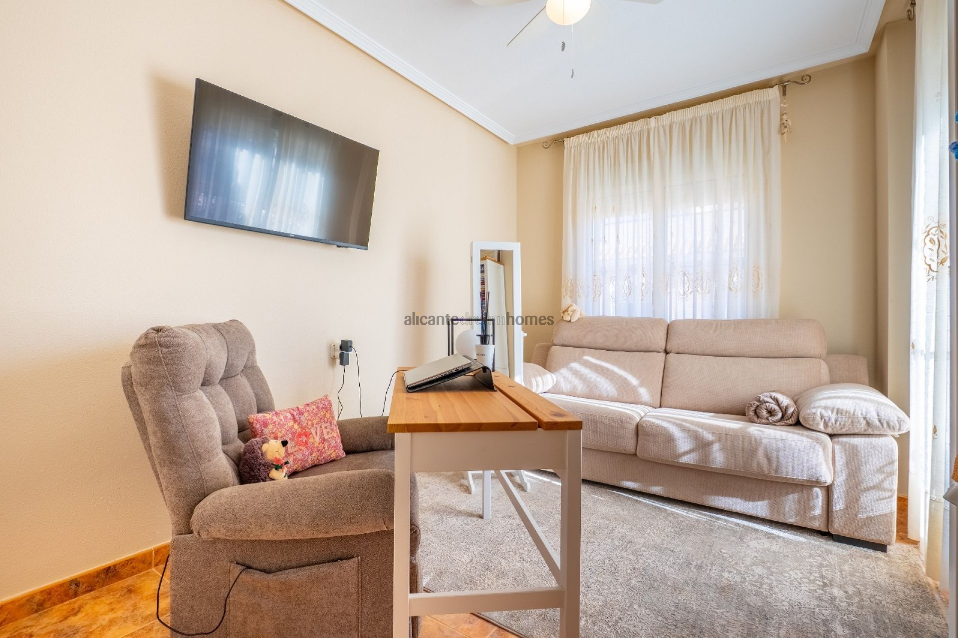 Resale - 2 Bedroom 2 Bathroom Duplex in Orihuela Costa -  - Alicante