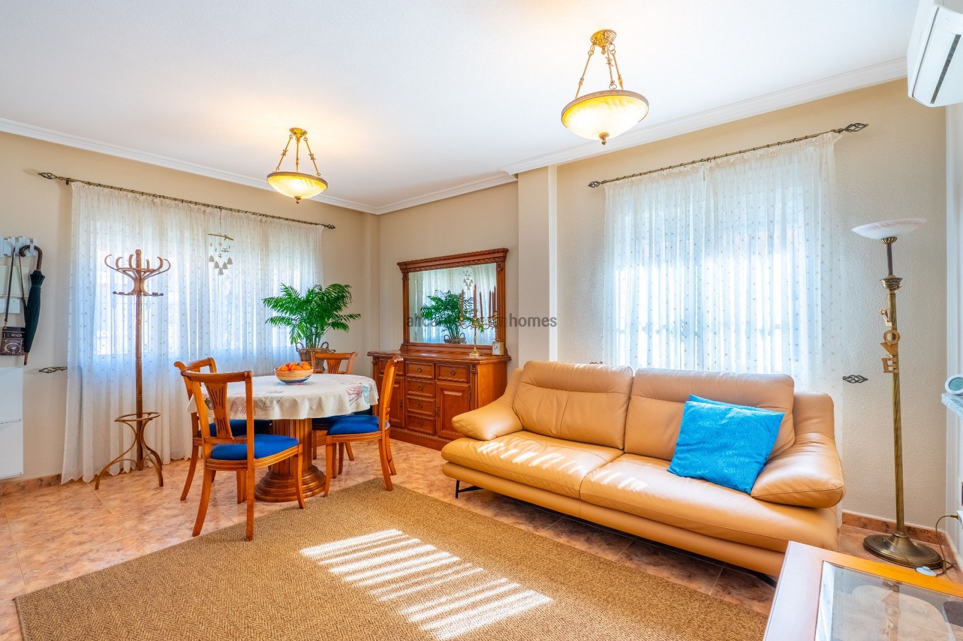 Resale - 2 Bedroom 2 Bathroom Duplex in Orihuela Costa -  - Alicante