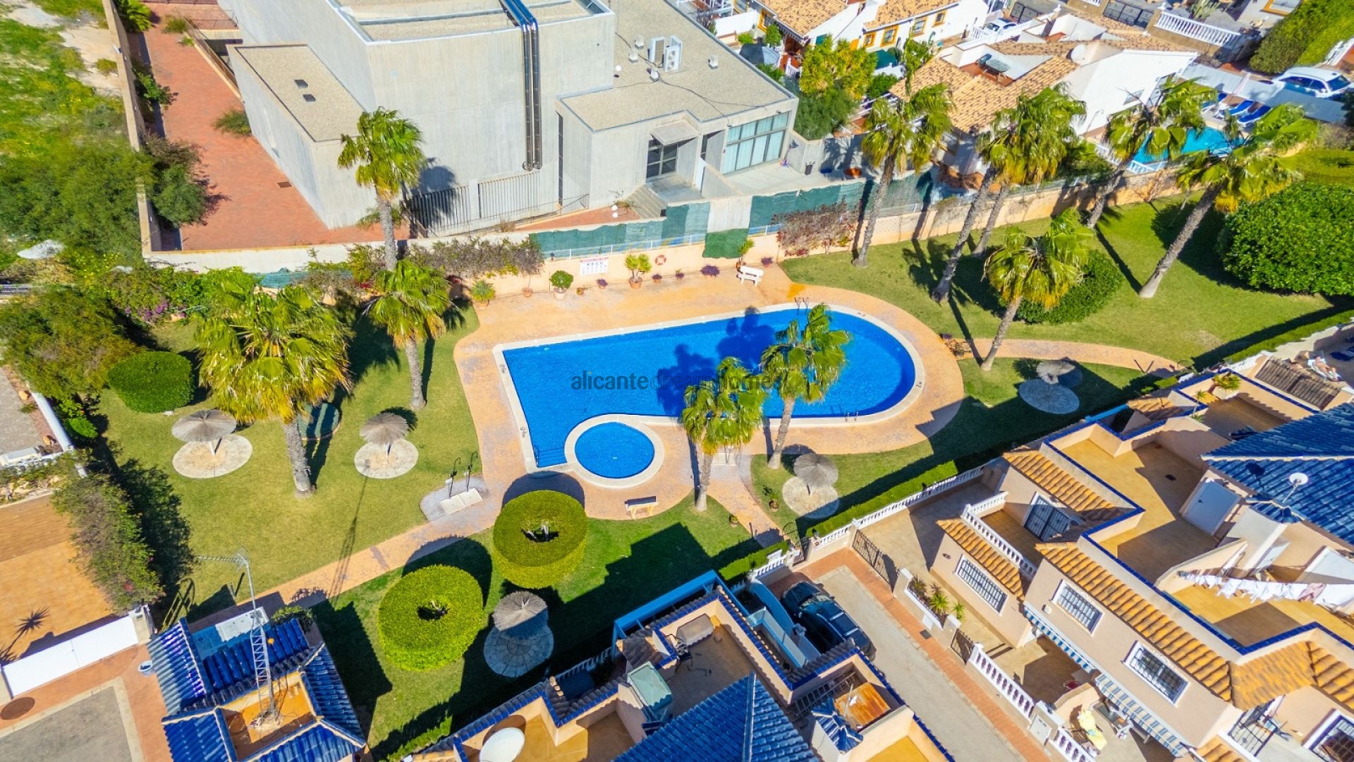 Resale - 2 Bedroom 2 Bathroom Duplex in Orihuela Costa -  - Alicante
