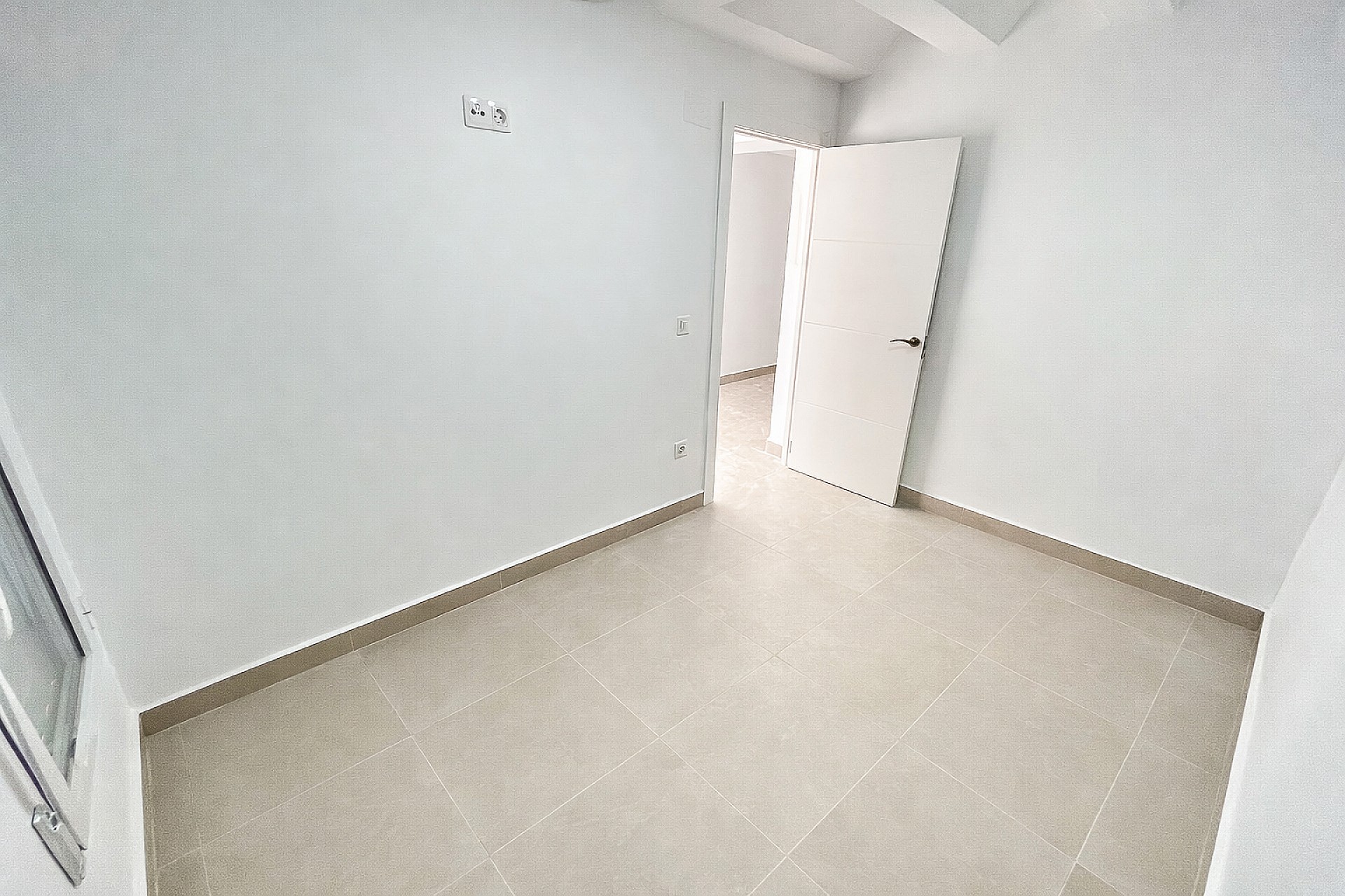 Resale - 3 Bedroom 2 Bathroom Townhouse in Pinoso -  - Alicante