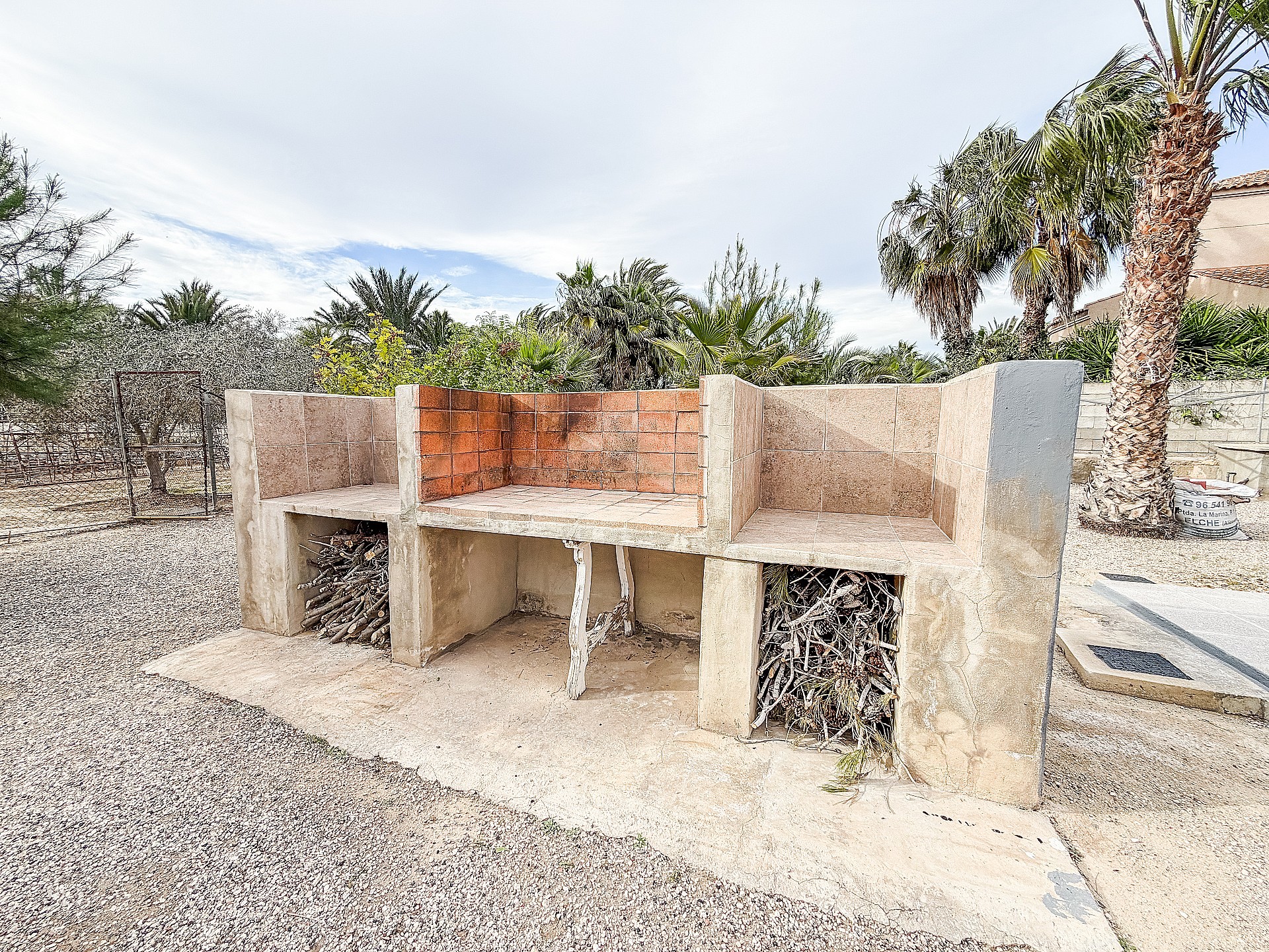Resale - 2 Bedroom 2 Bathroom Country house in Elche -  - Alicante