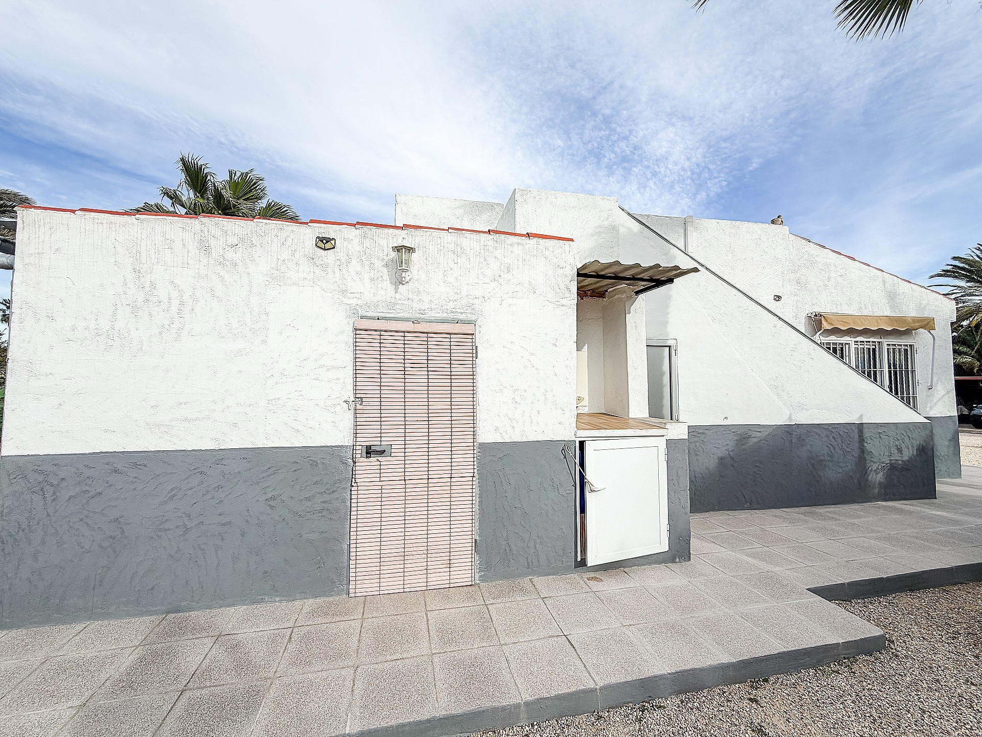 Resale - 2 Bedroom 2 Bathroom Country house in Elche -  - Alicante