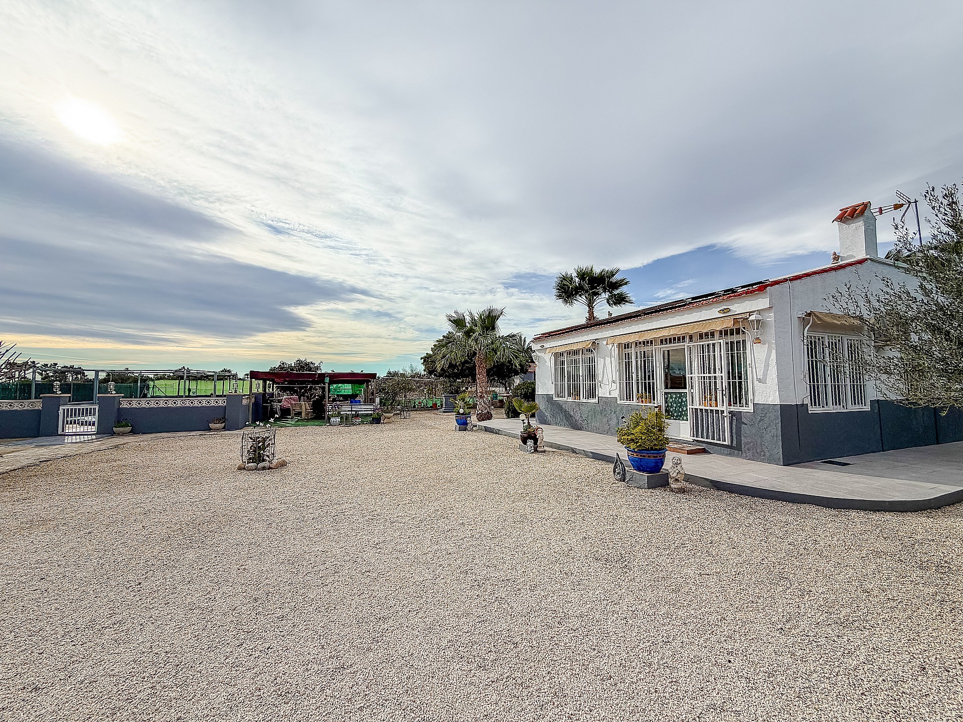 Resale - 2 Bedroom 2 Bathroom Country house in Elche -  - Alicante