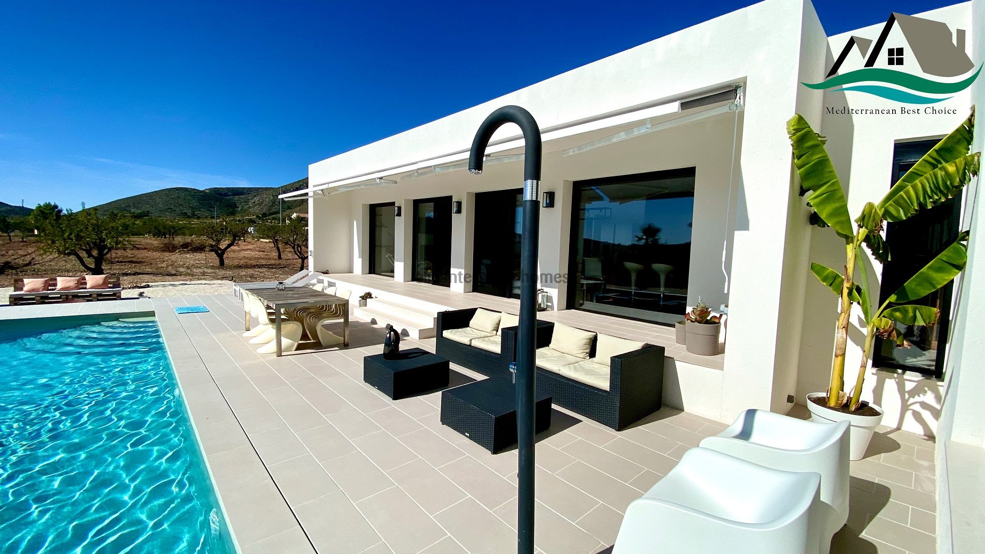 Resale - 3 Bedroom 2 Bathroom Villa in La Romana -  - Alicante