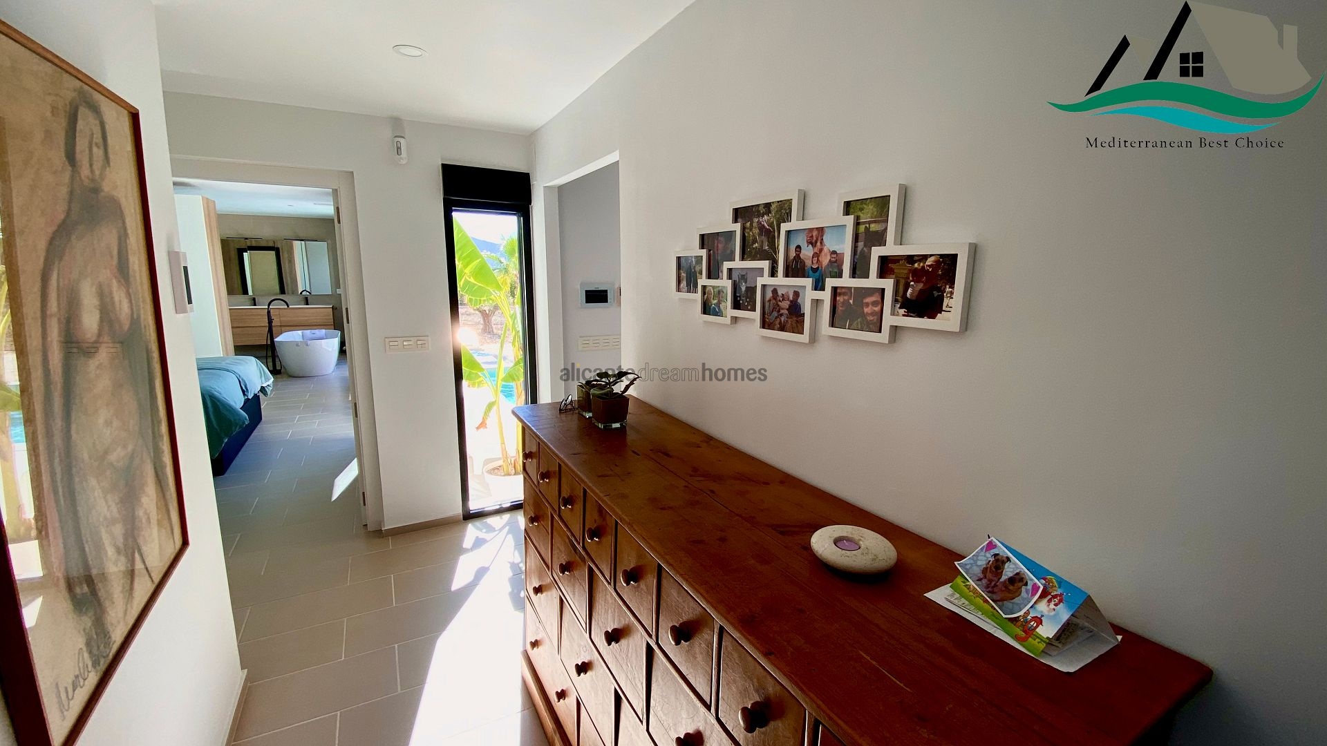 Resale - 3 Bedroom 2 Bathroom Villa in La Romana -  - Alicante