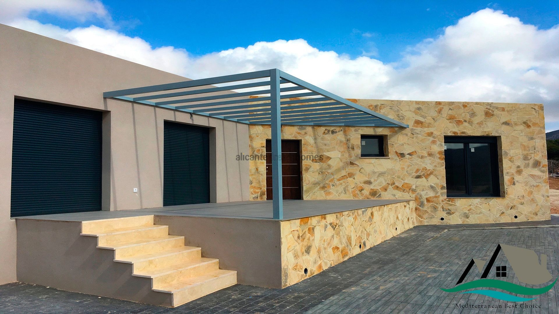 Resale - 4 Bedroom 2 Bathroom Villa in La Romana -  - Alicante