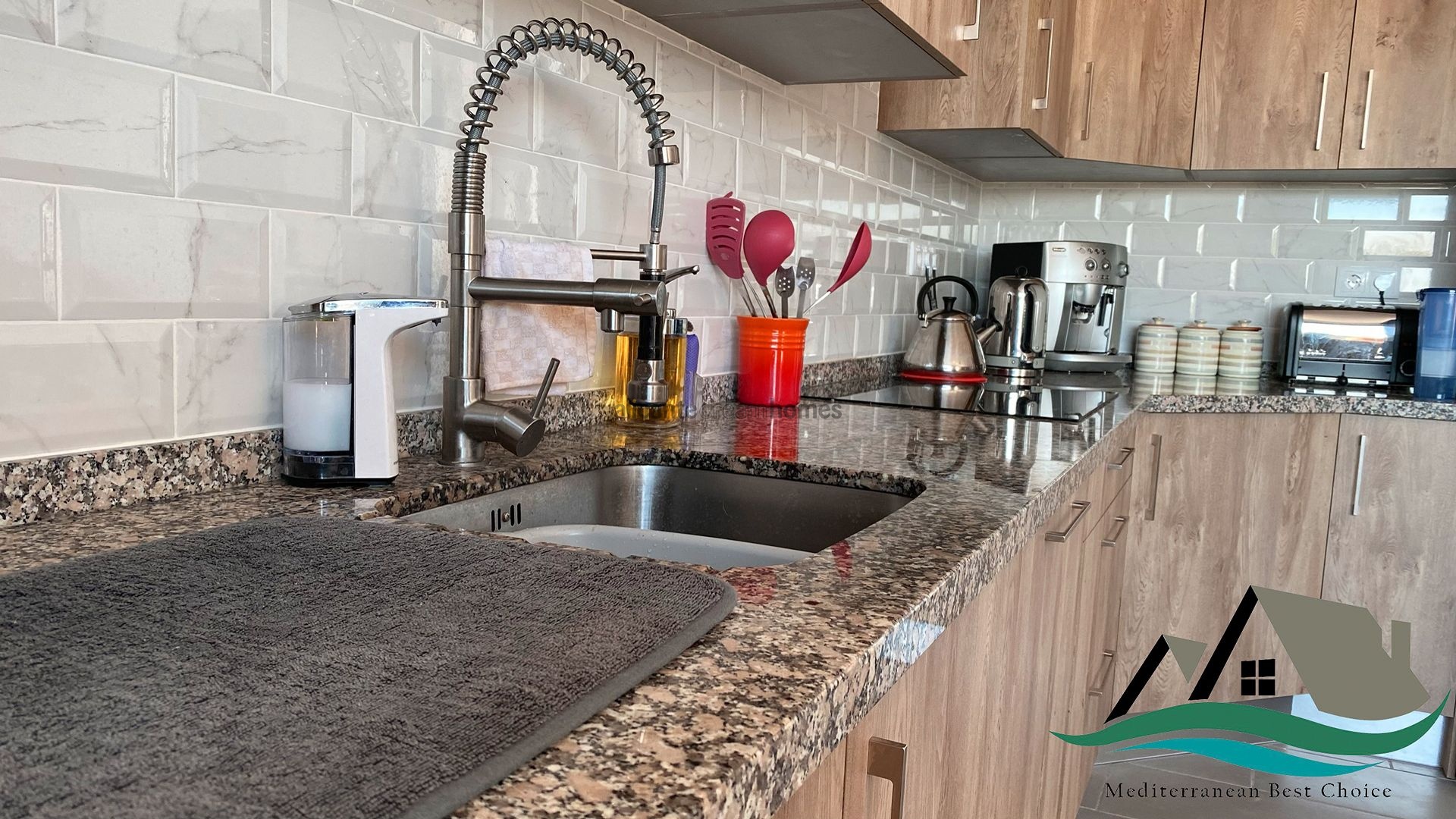 Resale - 4 Bedroom 2 Bathroom Villa in La Romana -  - Alicante