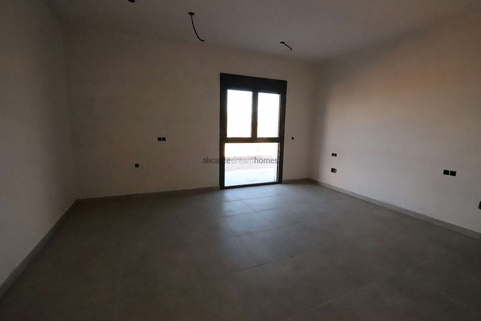 Resale - 3 Bedroom 3 Bathroom Villa in Pinoso -  - Alicante
