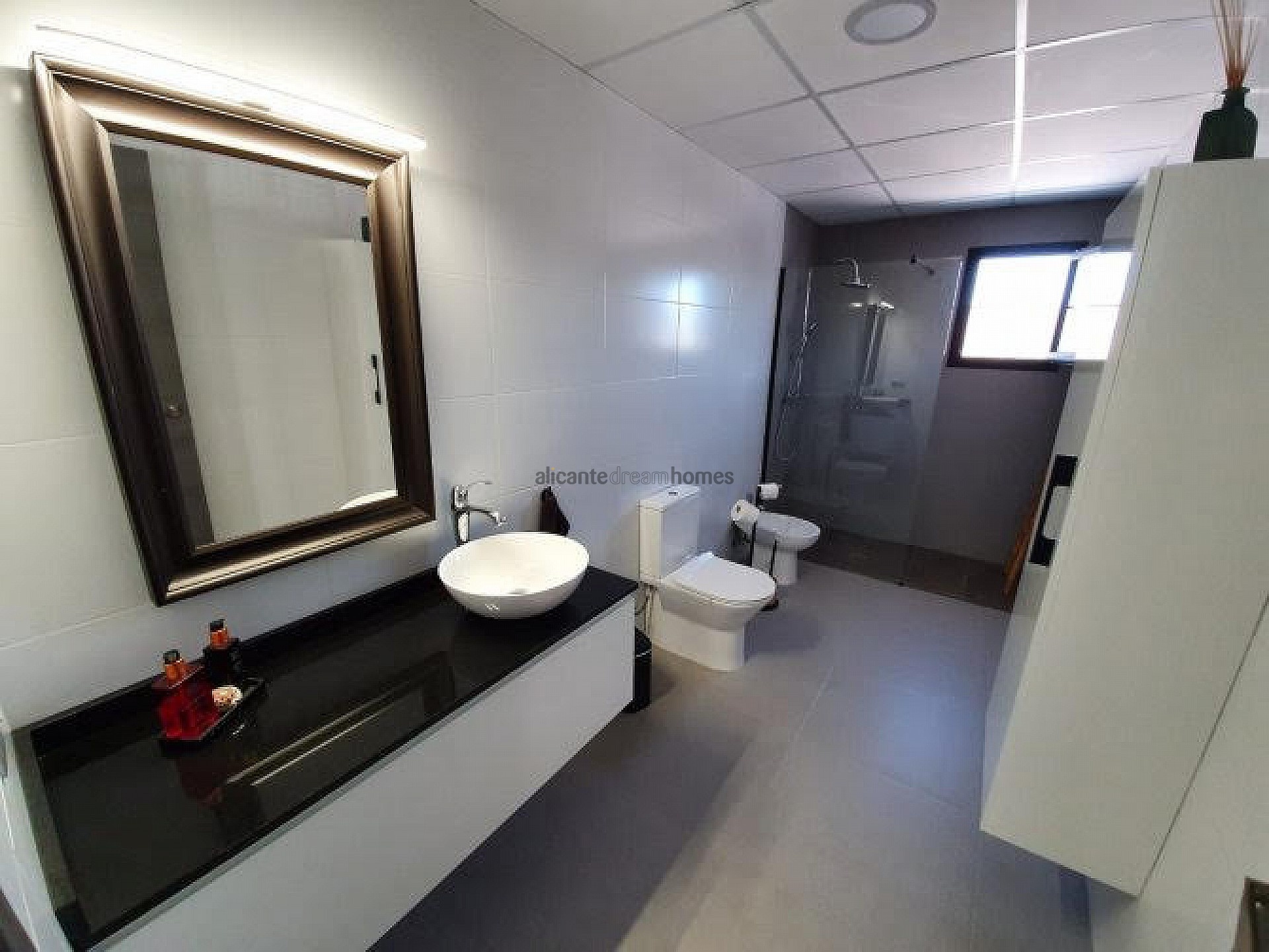Resale - 3 Bedroom 3 Bathroom Villa in Pinoso -  - Alicante